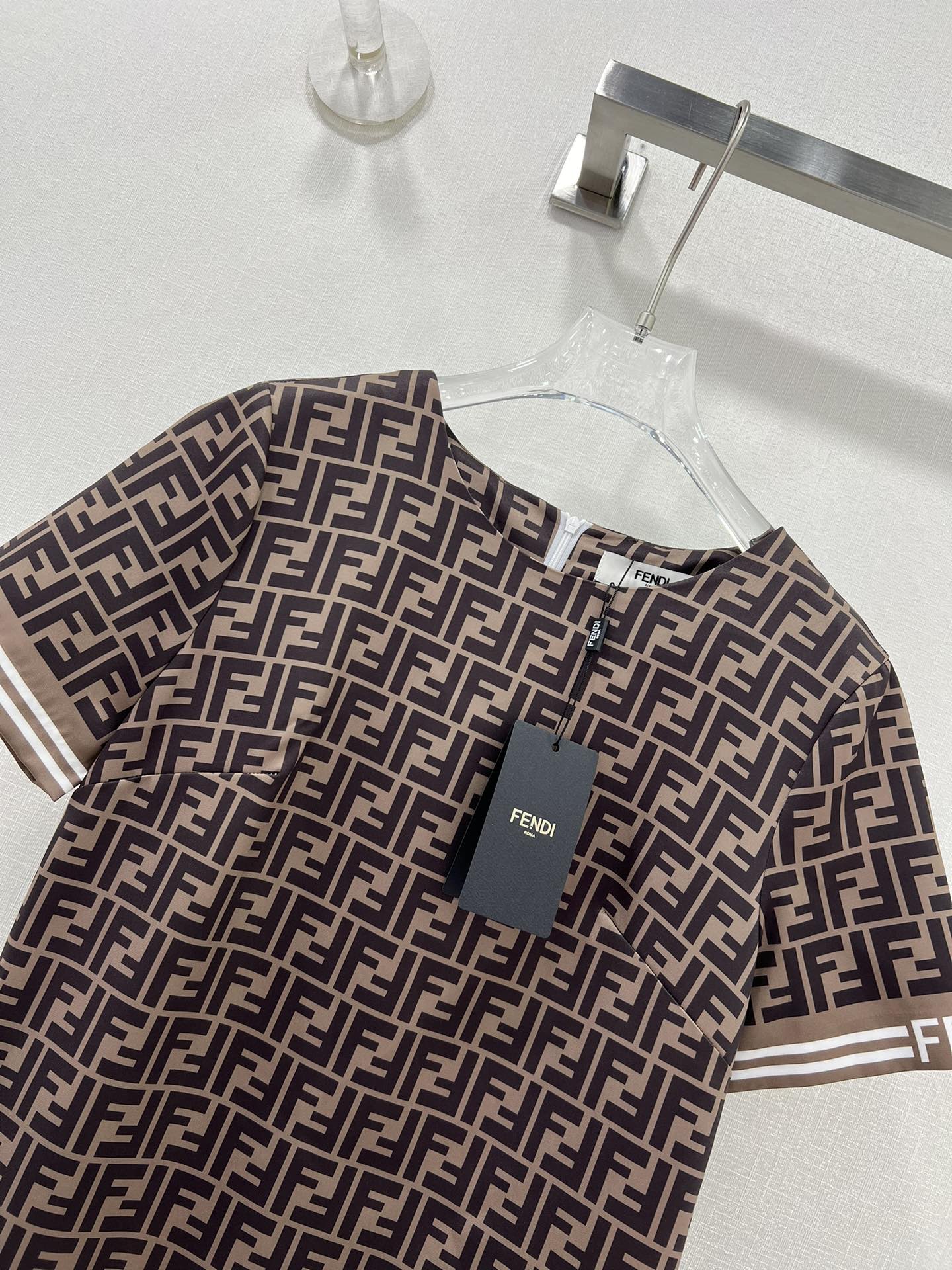 2024年のお買い得品 fendi fila ワンピースコピー ロゴプリント スカート 少女感 ファッション 短袖 ブラウン_3