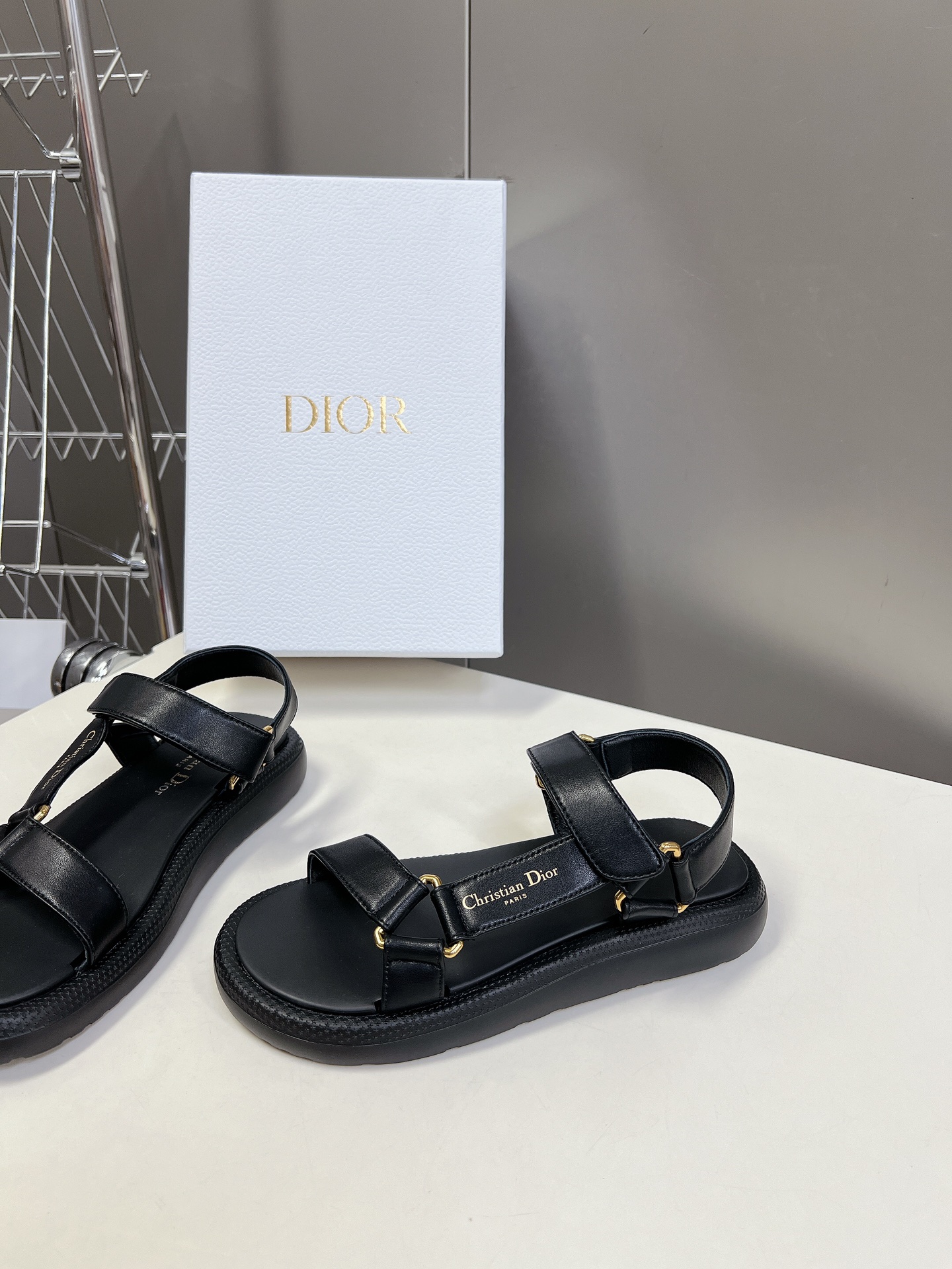 人気新作アイテム dior aqua サンダルコピー 柔らかい マジックテープのサンダル 夏用 水陸両用 ブラック_3