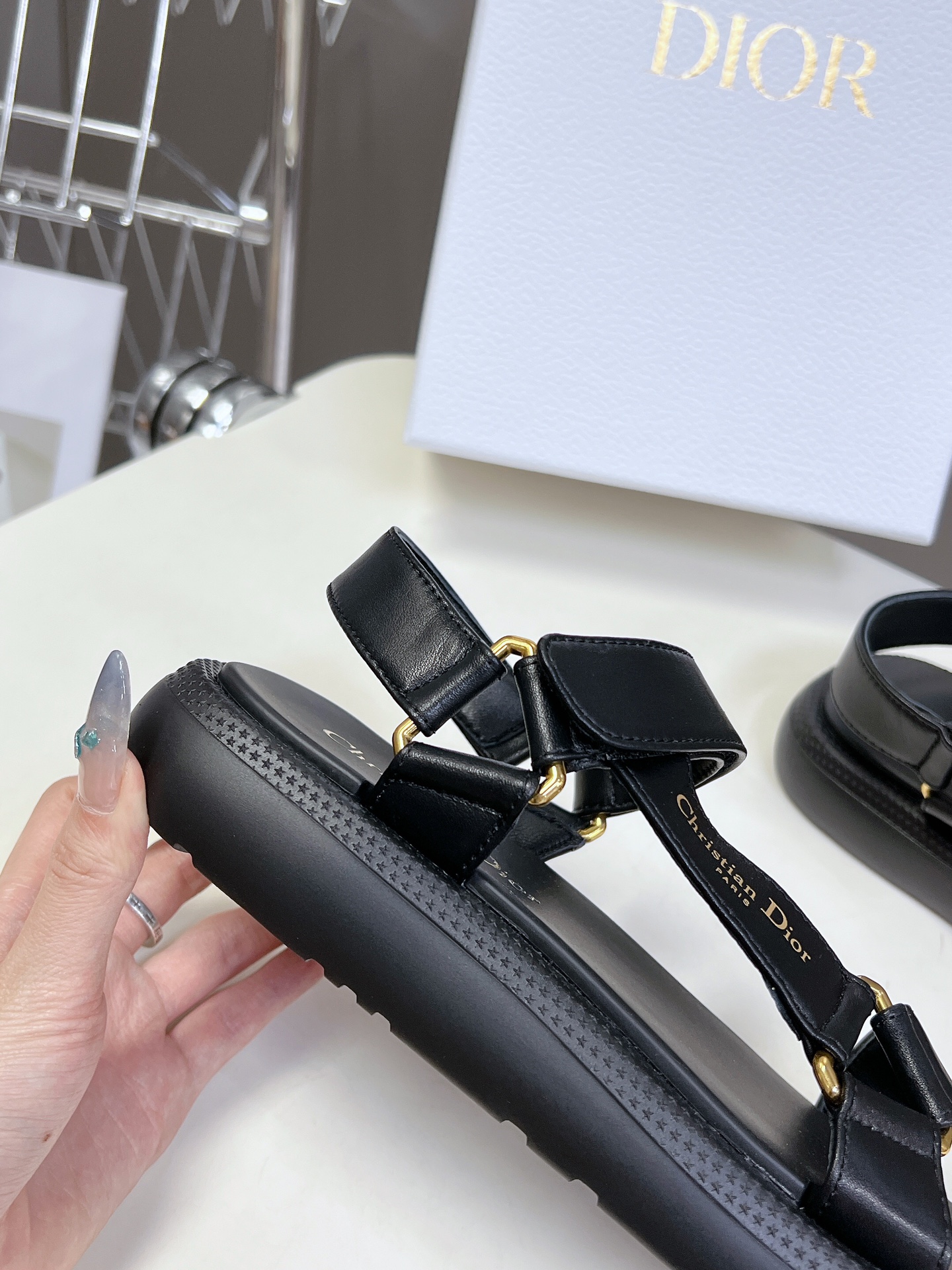 人気新作アイテム dior aqua サンダルコピー 柔らかい マジックテープのサンダル 夏用 水陸両用 ブラック_8