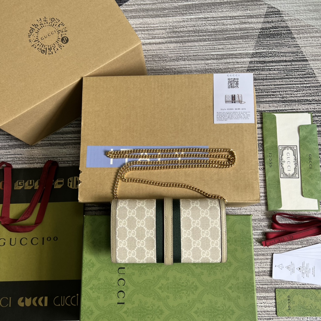 gucci カバンコピー コード652681 優雅 女性 斜め掛けバッグ チェーンバッグ ミニ 花柄 ベージュ色_3
