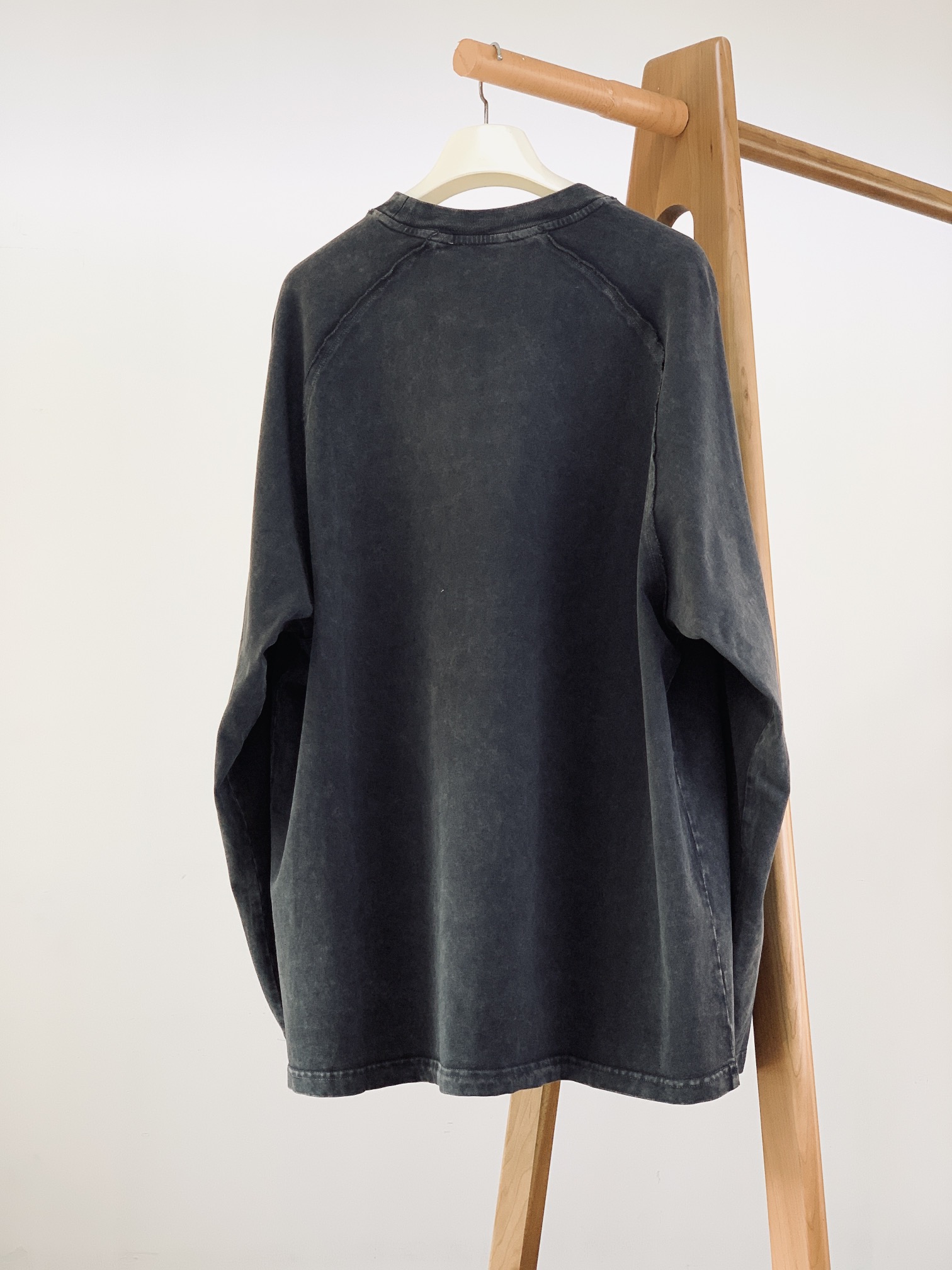 限定の人気アイテム ロエベtシャツ サイズ感コピー トップス 長袖 柔らかい 純綿 シンプル ブラック_5