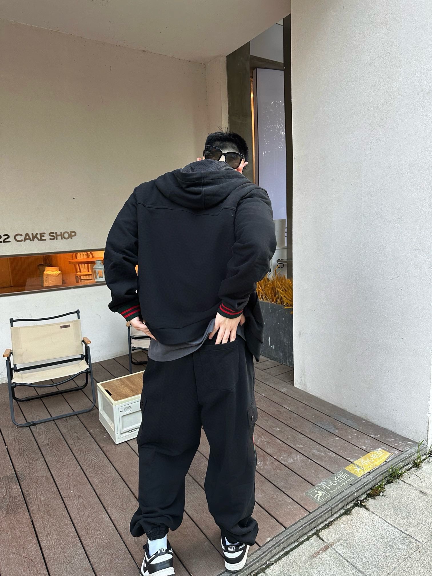 超激得価格 メンズ グッチジャケット偽物 トップス フード付き アウター 綿 メンズ ロゴ刺繍 ブラック_5