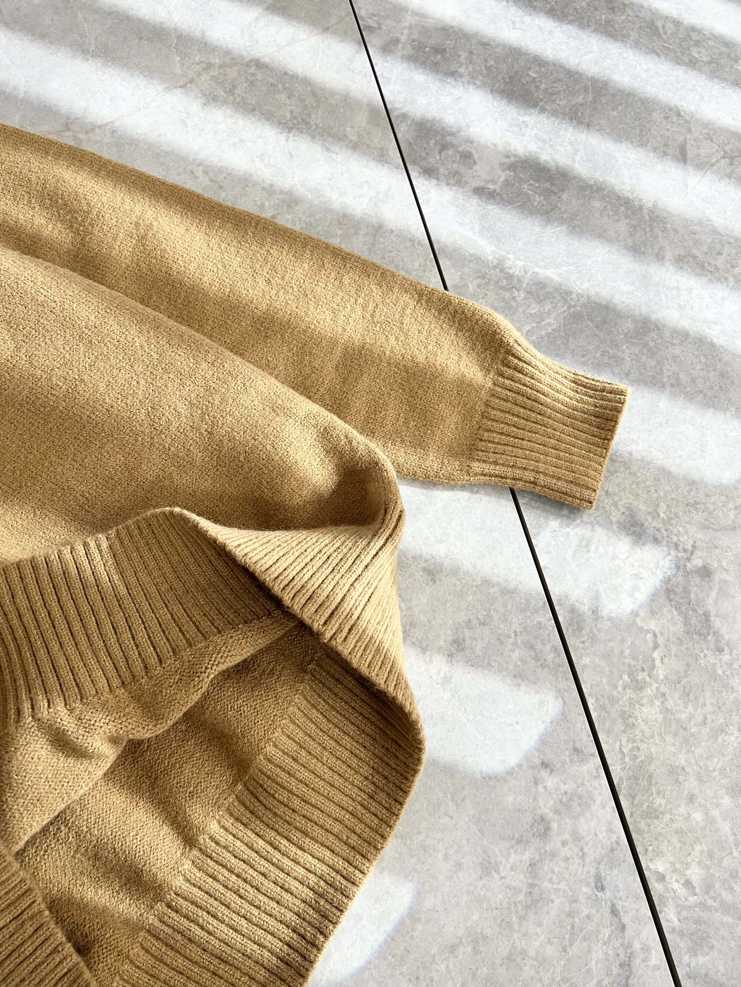 burberry セーターコピー ニット 男性 柔らかい 保温 ロゴ編み シンプル K09368 ブラウン_7