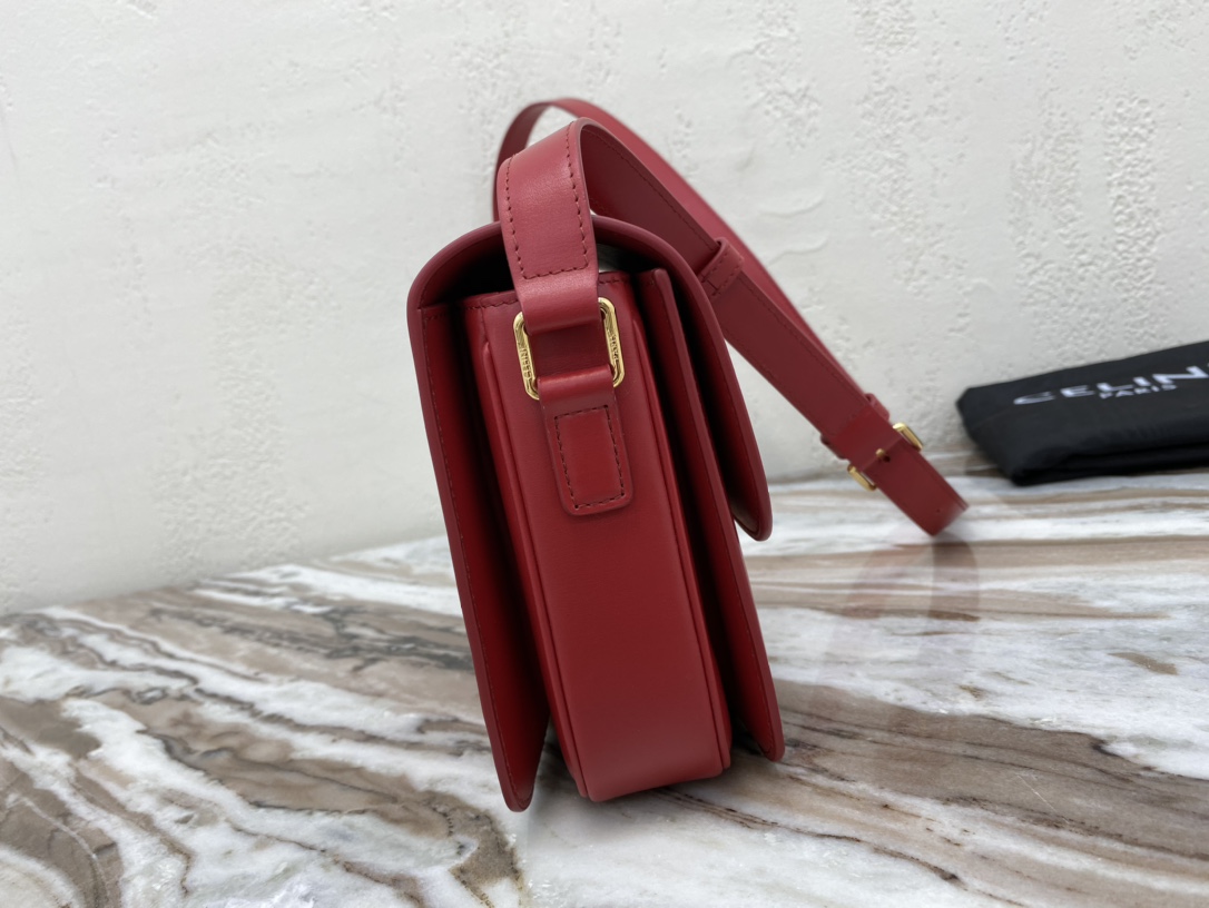 最新品 シンプル セリーヌ お仕事バッグスーパーコピー 柔軟 レザー 斜め掛けバッグ 187366 レッド_4