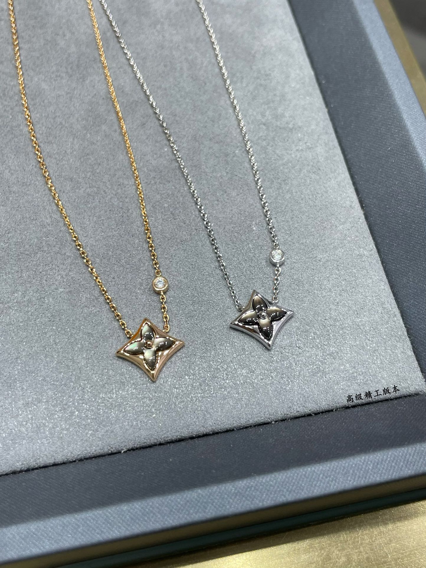 お勧め品 ルイヴィトンアクセサリーコピー シルバー プレゼント 誕生日 魅力的な 2色可選_5