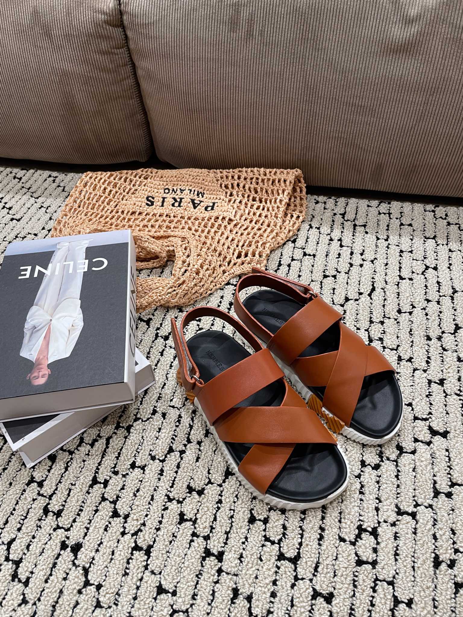 定番人気 エルメス ケリー 靴偽物 サンダル 本革 レザー 優雅 歩きやすい 厚さ3.5㎝ シンプル ブラウン_1