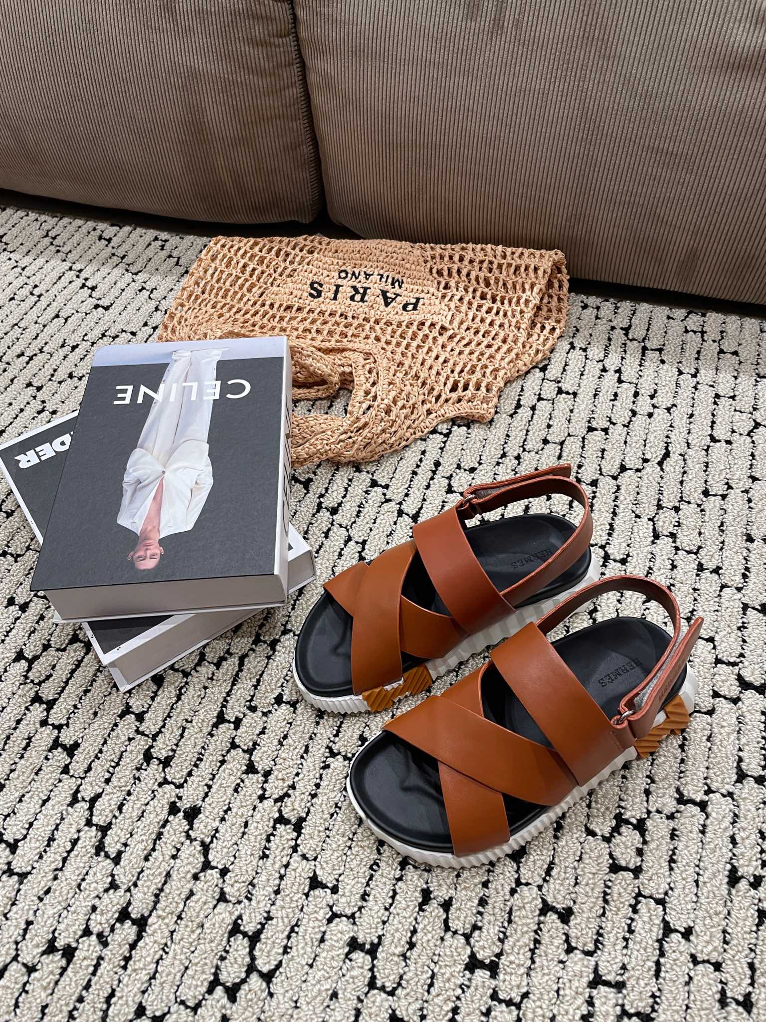 定番人気 エルメス ケリー 靴偽物 サンダル 本革 レザー 優雅 歩きやすい 厚さ3.5㎝ シンプル ブラウン_2