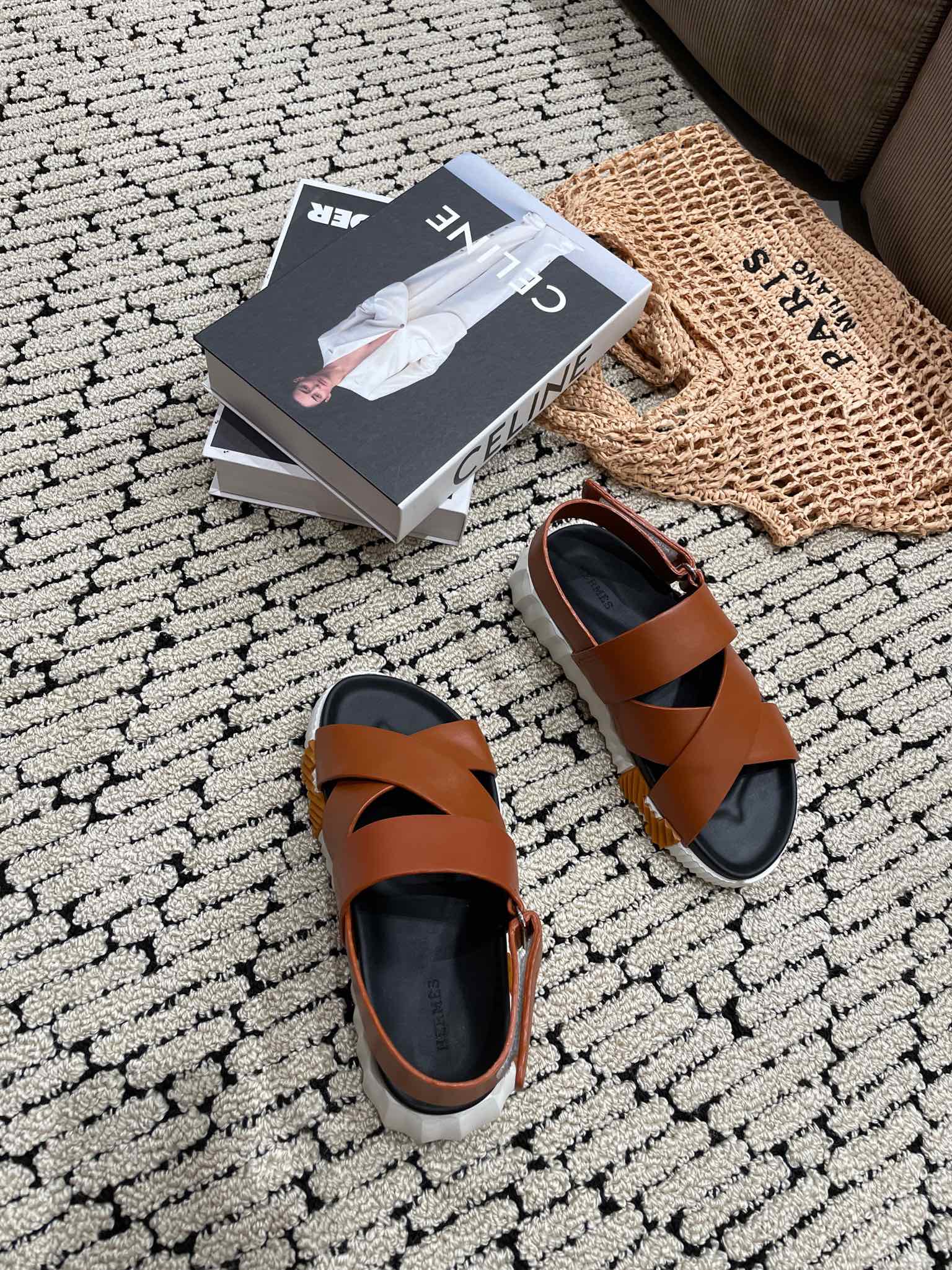 定番人気 エルメス ケリー 靴偽物 サンダル 本革 レザー 優雅 歩きやすい 厚さ3.5㎝ シンプル ブラウン_9