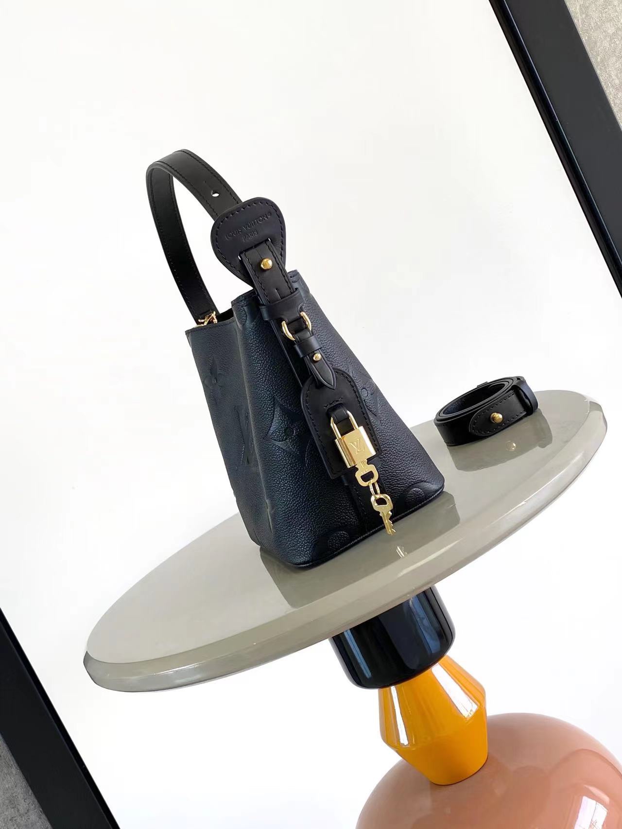 ヴィトン バッグカプシーヌコピー 本革 レザー ハンドバッグ プリント 可愛い ブラック_2