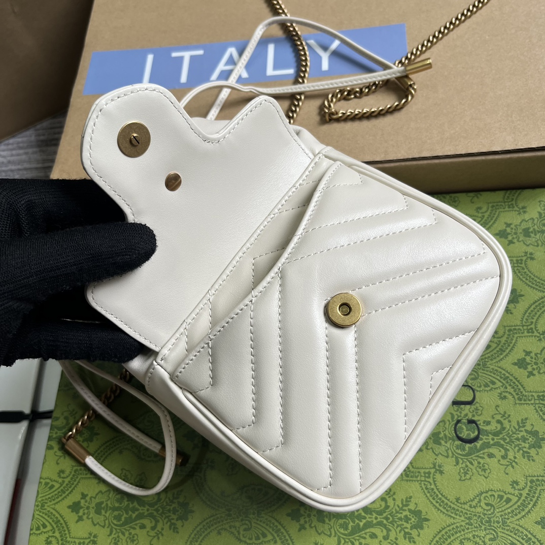 最新到着‼ gucci バック パック偽物 本革 レザー 斜め掛けバッグ ミニ 激安品 ホワイト_6