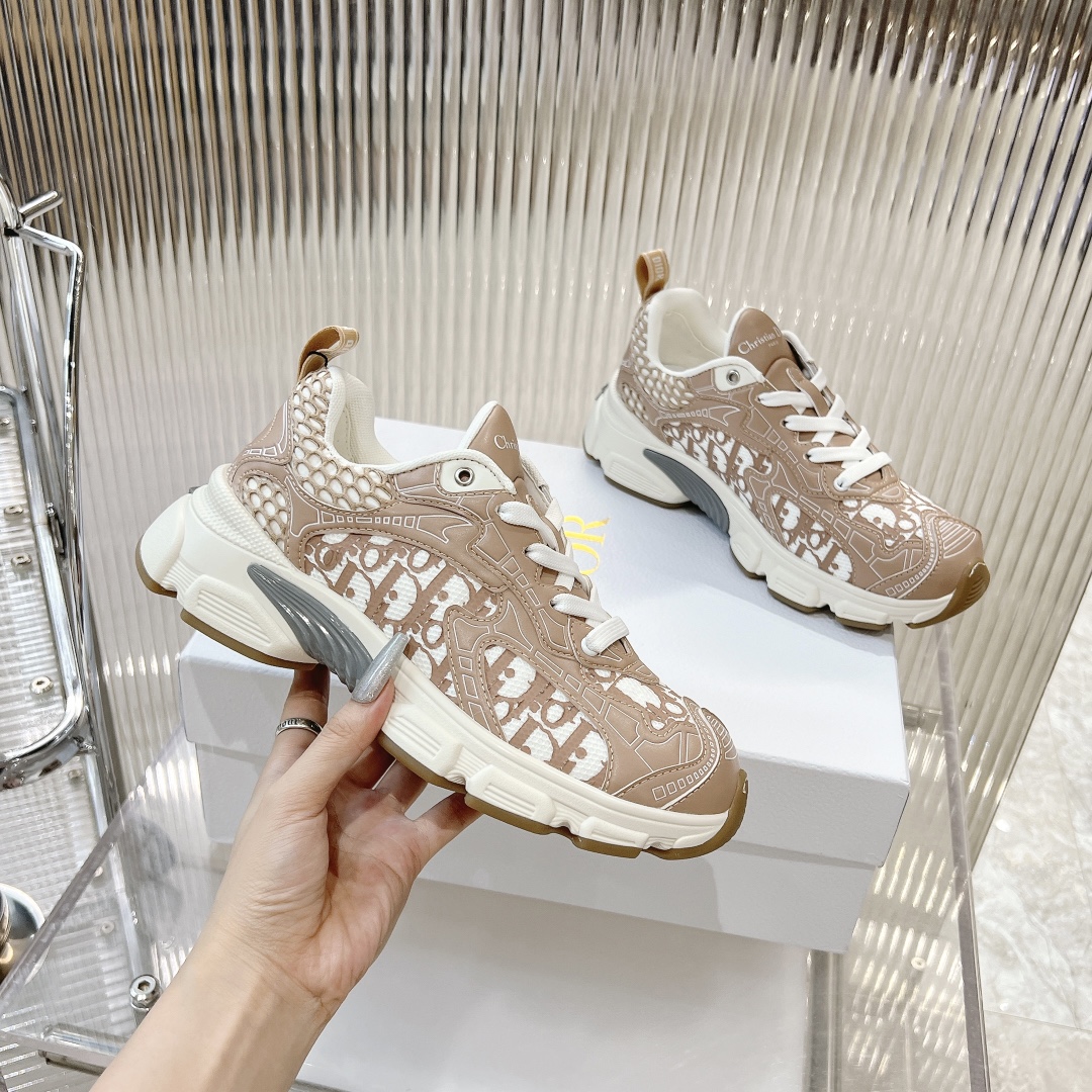 DIOR スニーカー ディオール偽物 運動 ランニング 柔軟 カジュアルシューズ シンプル ブラウン_2