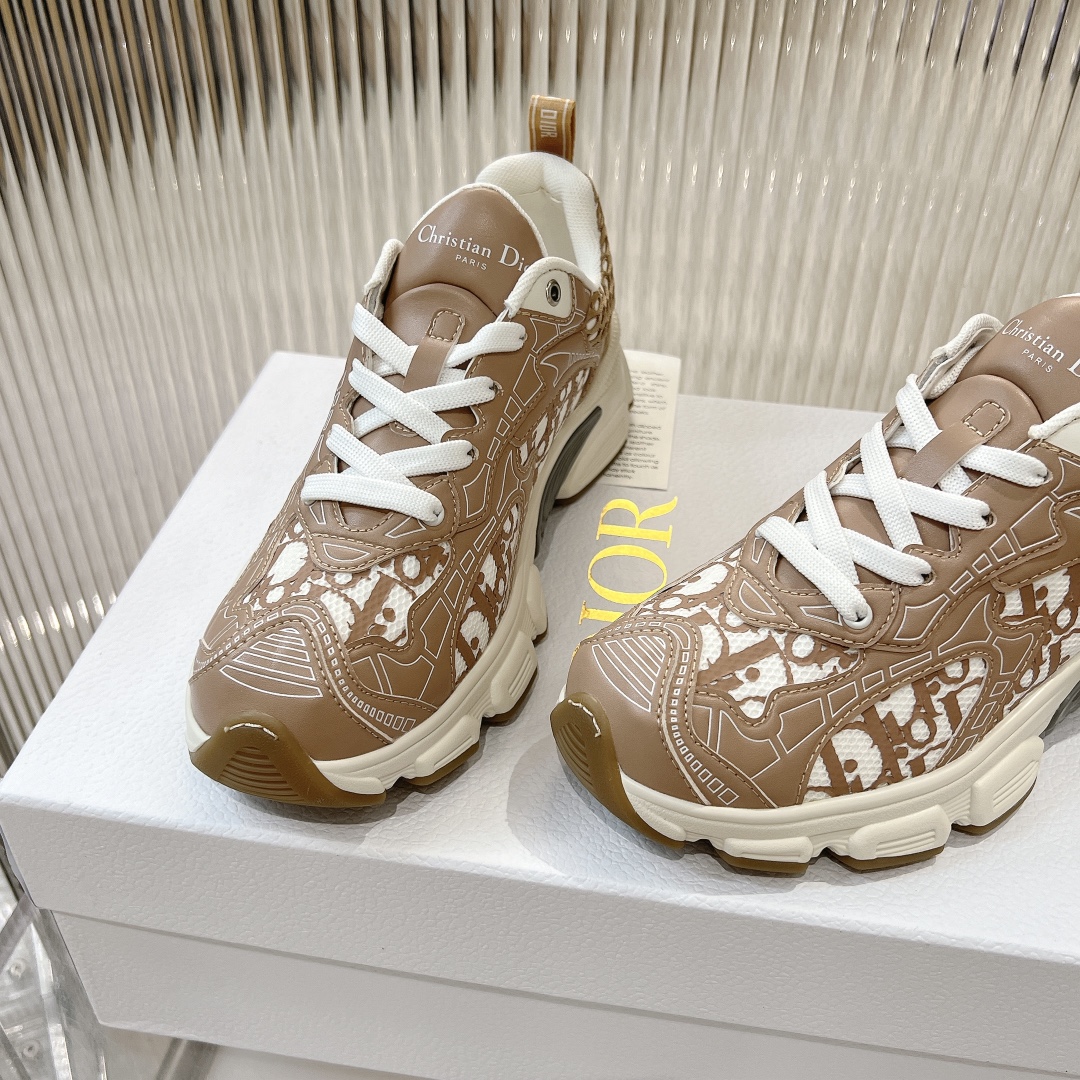 DIOR スニーカー ディオール偽物 運動 ランニング 柔軟 カジュアルシューズ シンプル ブラウン_4