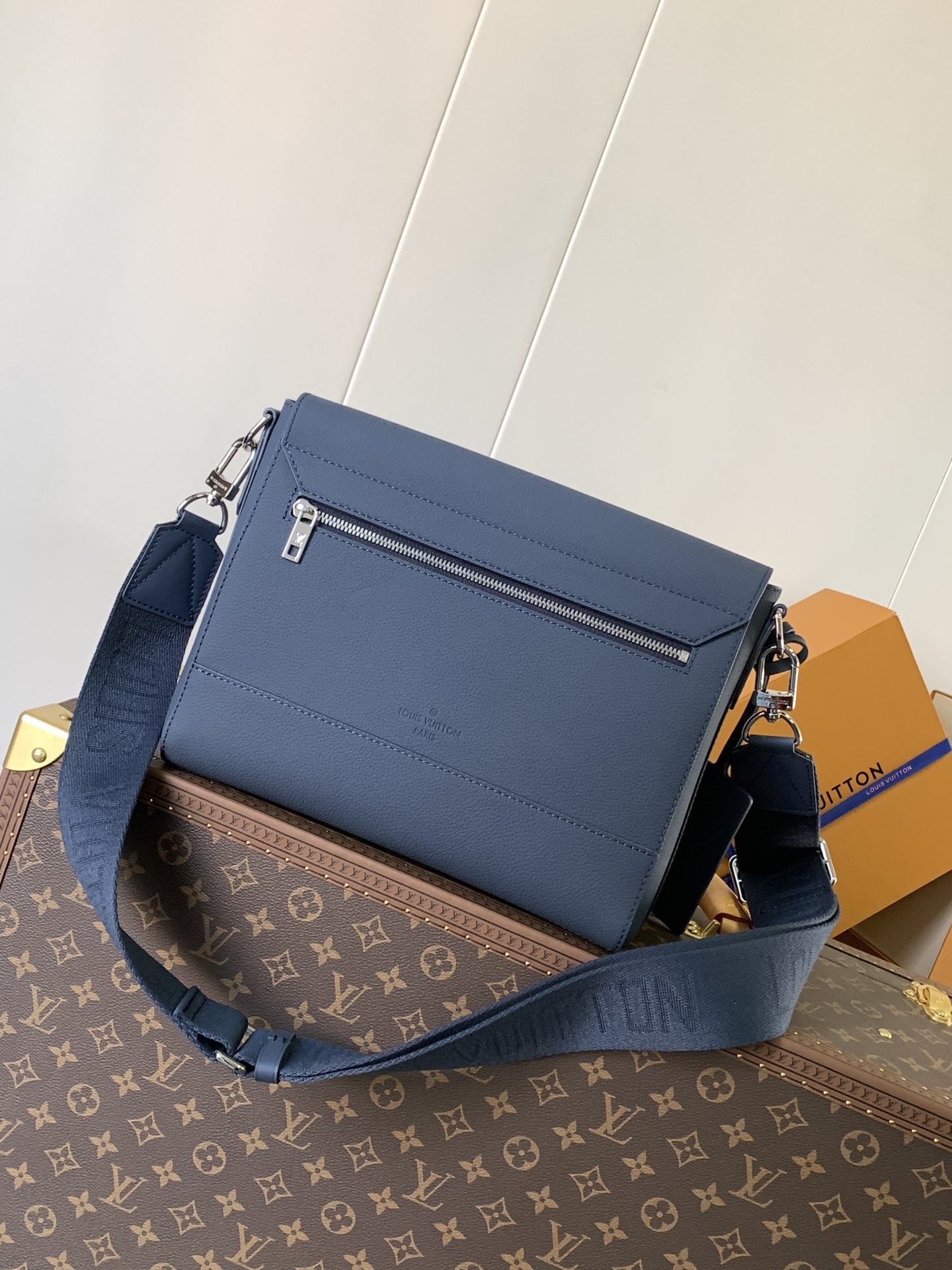 超激得の新品 ショルダーバッグ ルイヴィトンバッグ偽物 レザー 本革 斜め掛けバッグ シンプル 通勤 ブルー_3