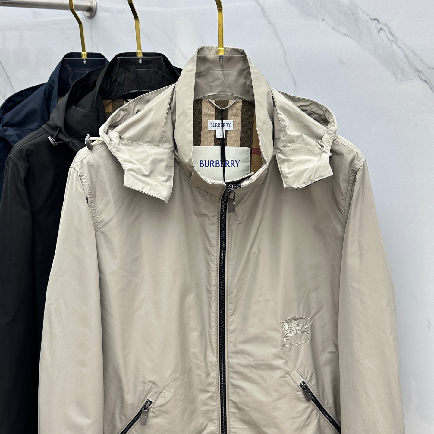 超激得の新品 burberry ジャケットコピー アウター トップス フード付き メンズ カジュアル 柔軟 グレイ_2