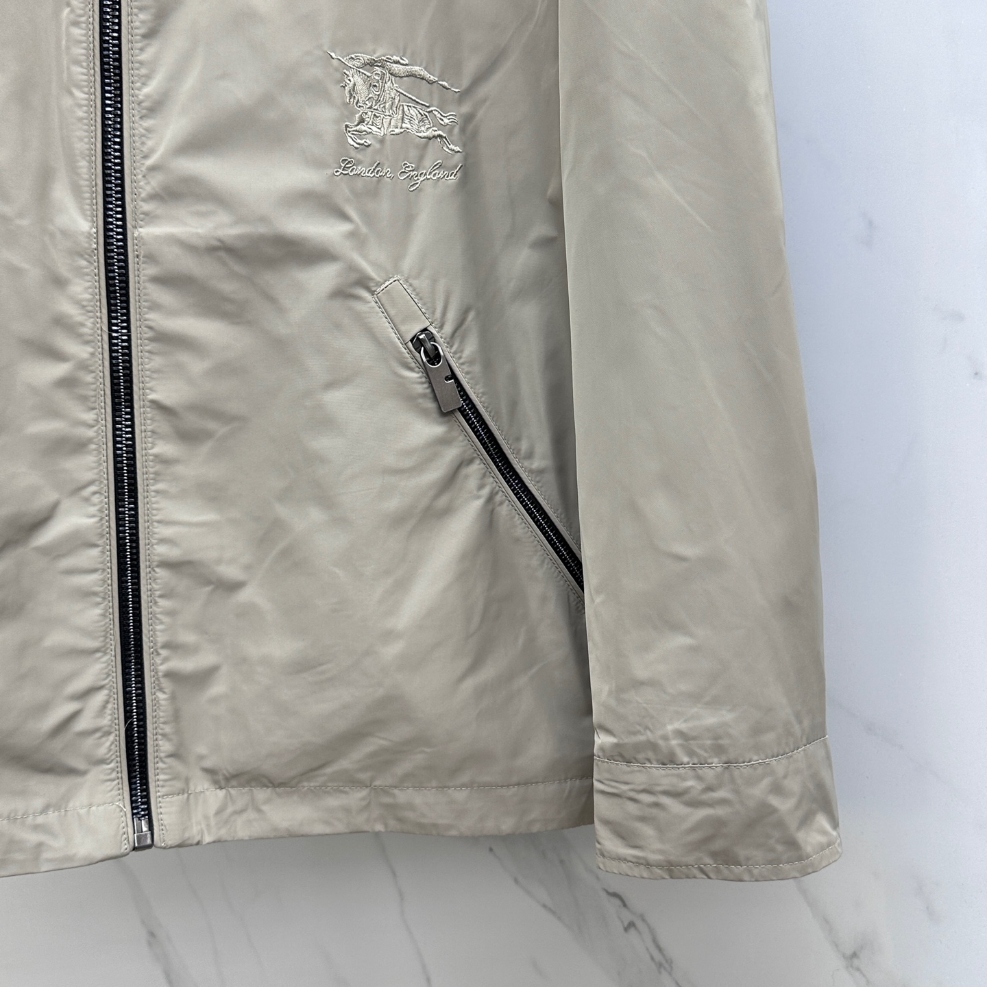 超激得の新品 burberry ジャケットコピー アウター トップス フード付き メンズ カジュアル 柔軟 グレイ_6