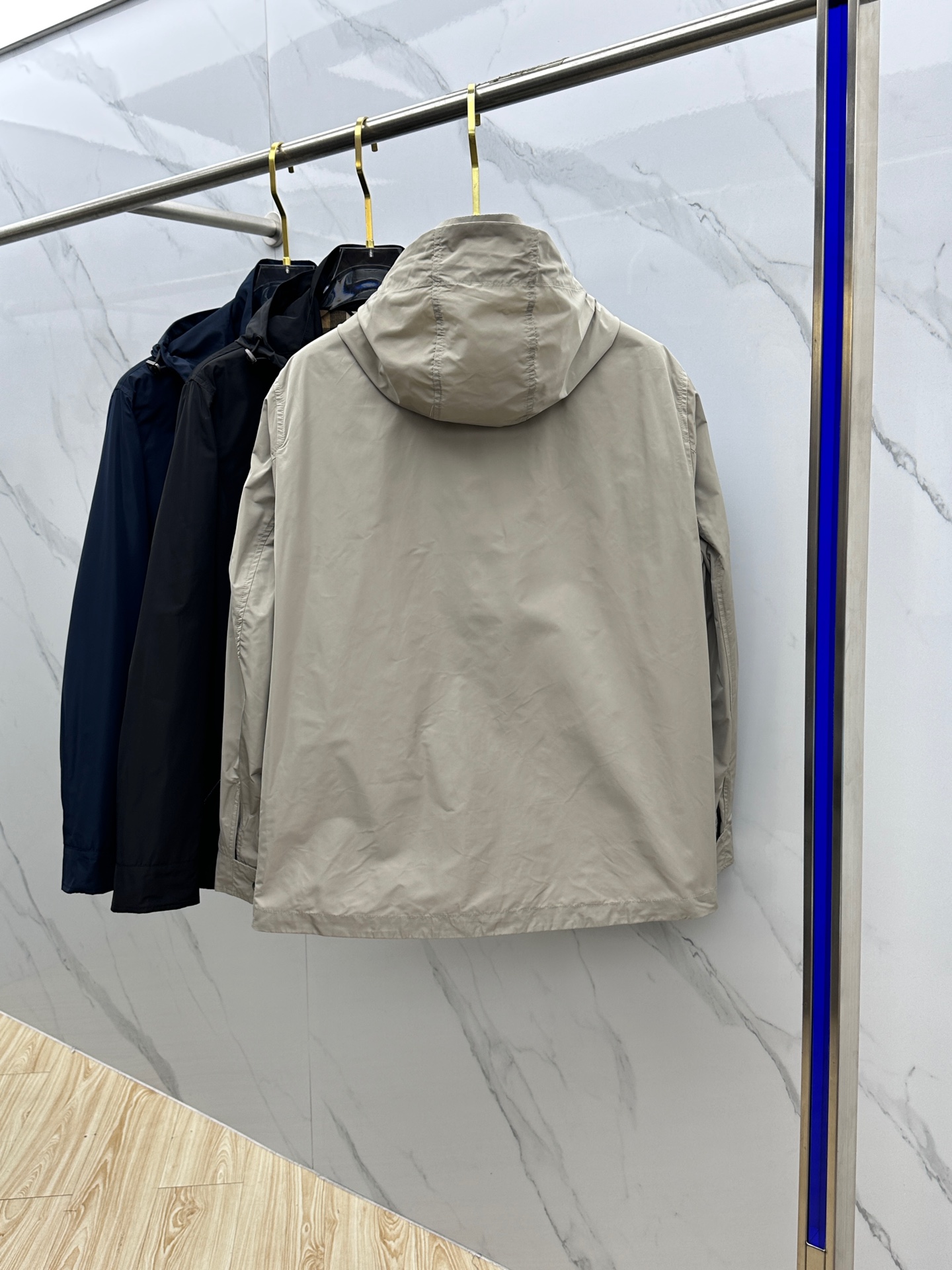 超激得の新品 burberry ジャケットコピー アウター トップス フード付き メンズ カジュアル 柔軟 グレイ_9