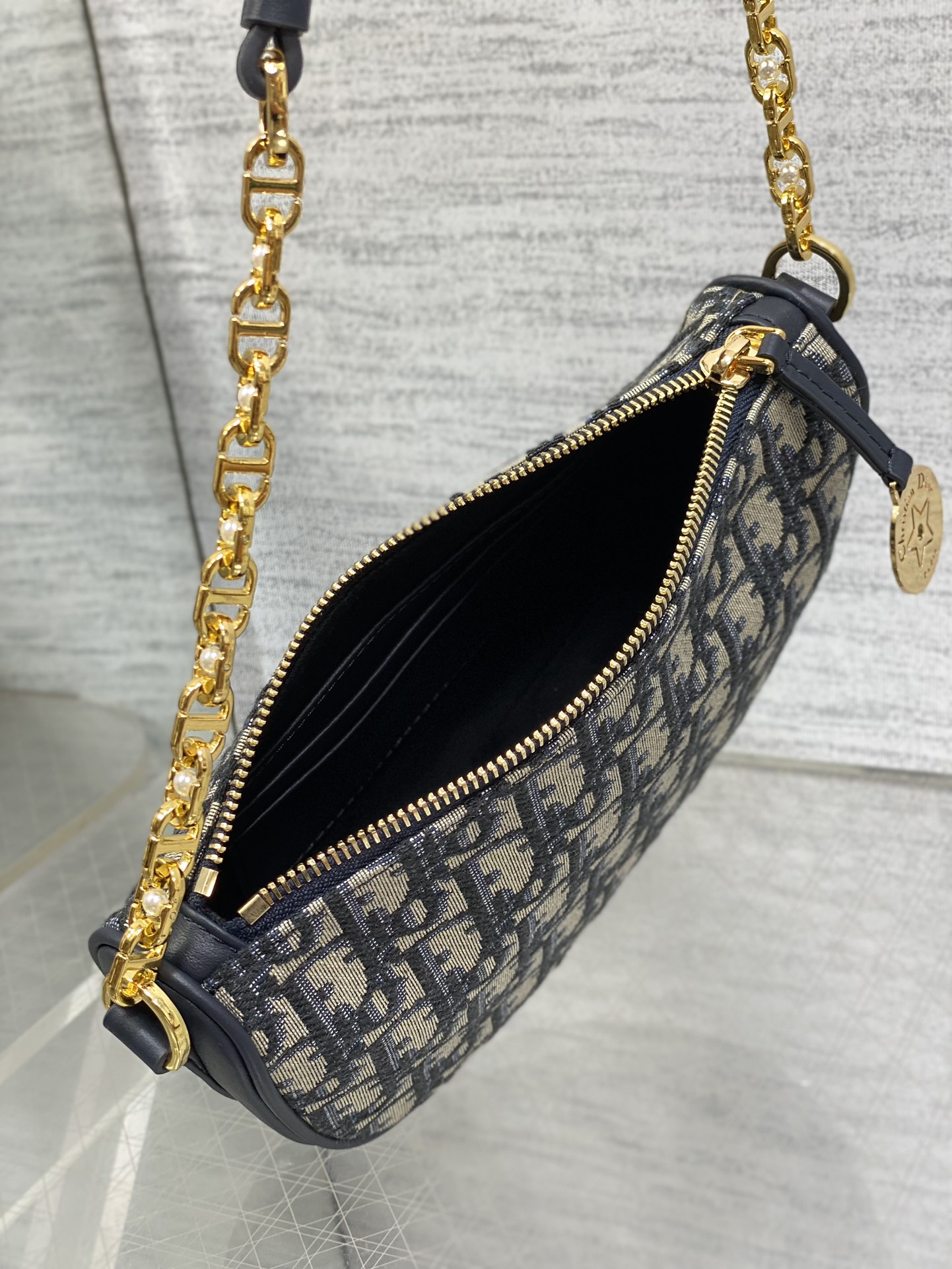 dior クラッチ バッグスーパーコピー ファッション感 花柄 牛革 レザー 斜め掛けバッグ 優雅レディ ブラック_8