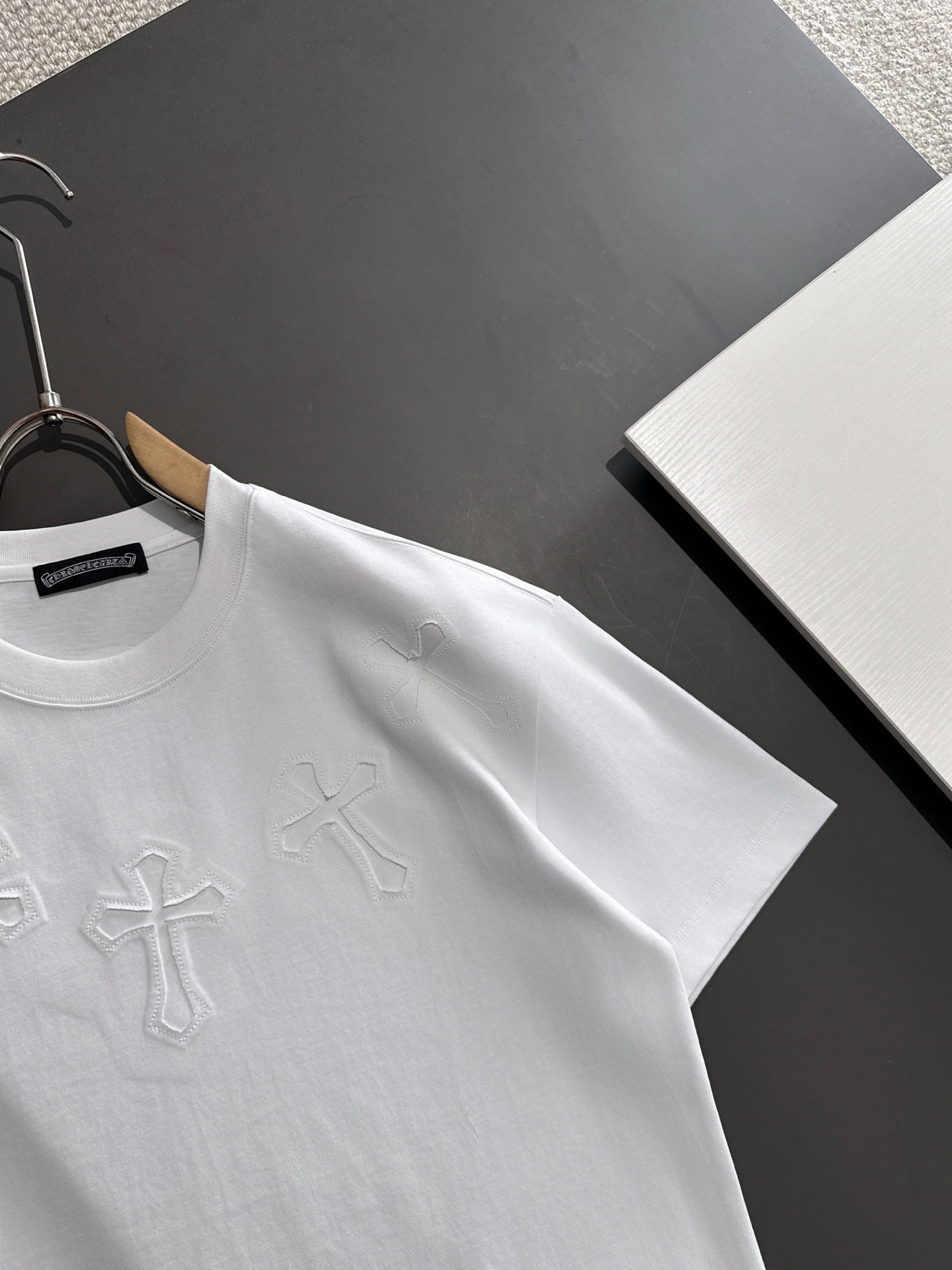 期間限定品 クロムハーツtシャツ 偽物 見分け方スーパーコピー シンプル 短袖 トップス 純綿 ホワイト_3