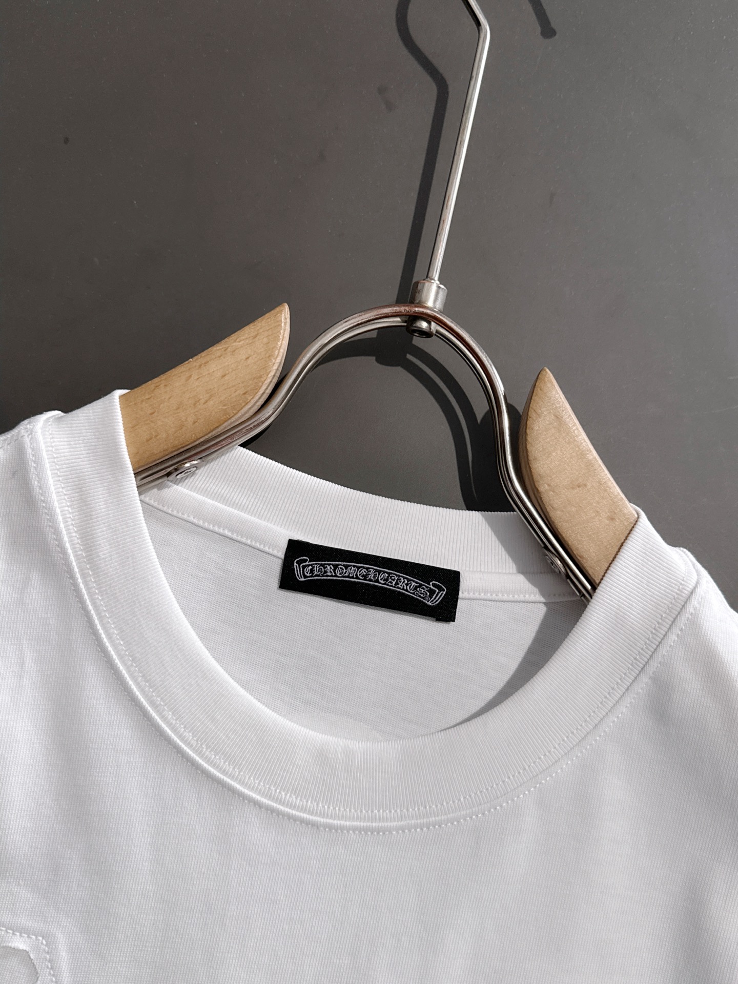 期間限定品 クロムハーツtシャツ 偽物 見分け方スーパーコピー シンプル 短袖 トップス 純綿 ホワイト_4