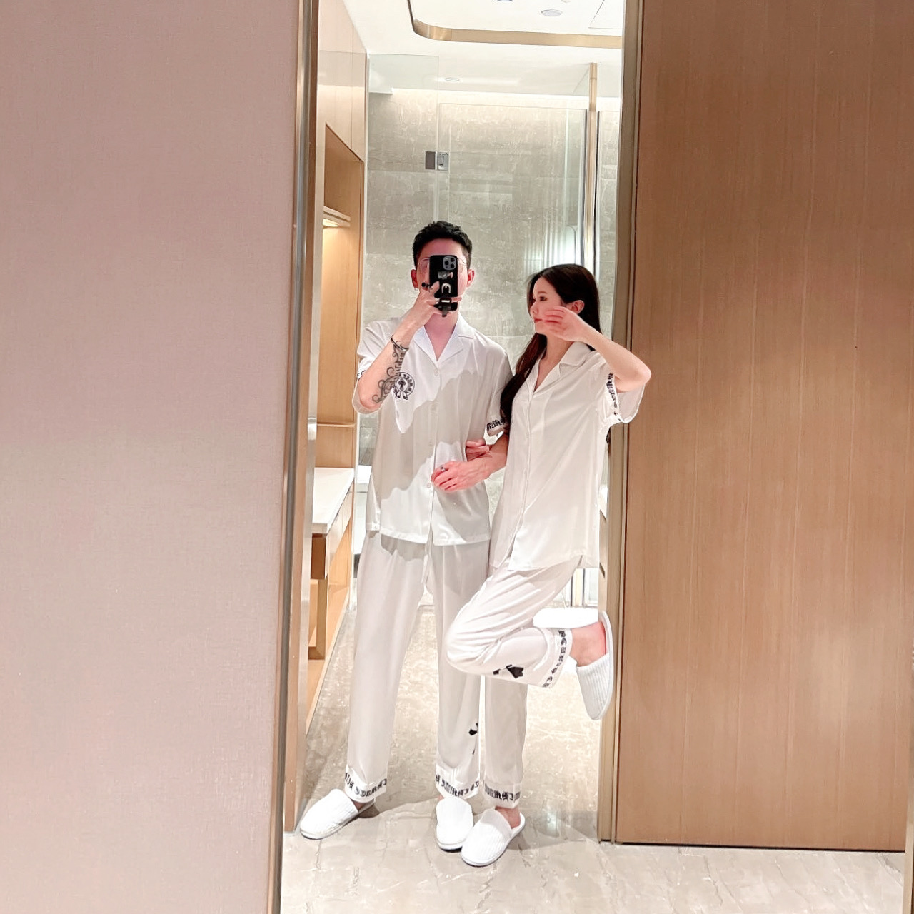 クロムハーツ ロング服コピー ゆったり 短袖 プリント トップス ルームウェアセット シルク 男女兼用 ホワイト_2