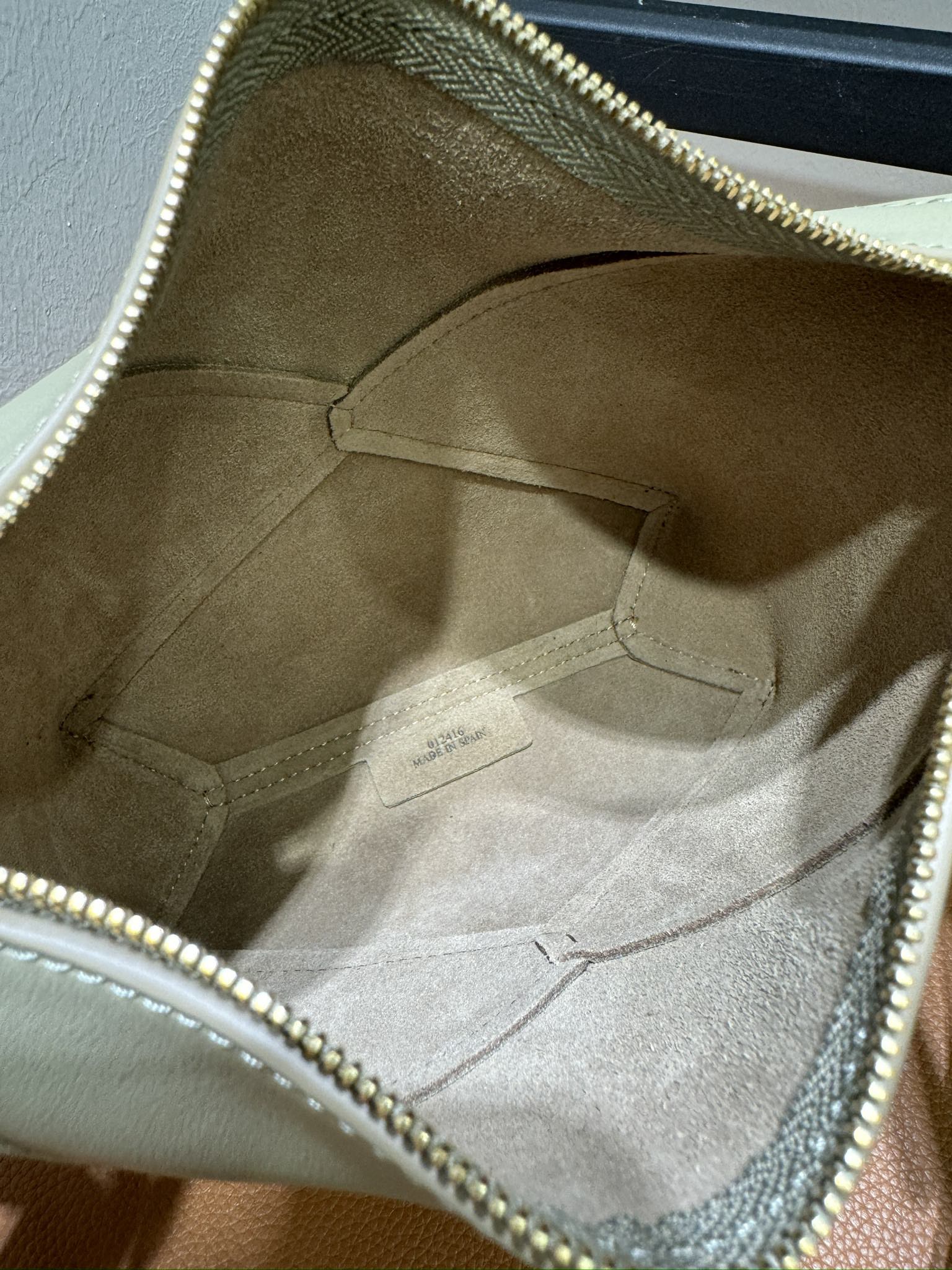 超人気 loewe バッグコピー シンプル 斜め掛けバッグ 柔軟革 レザー 66005 グリーン_7