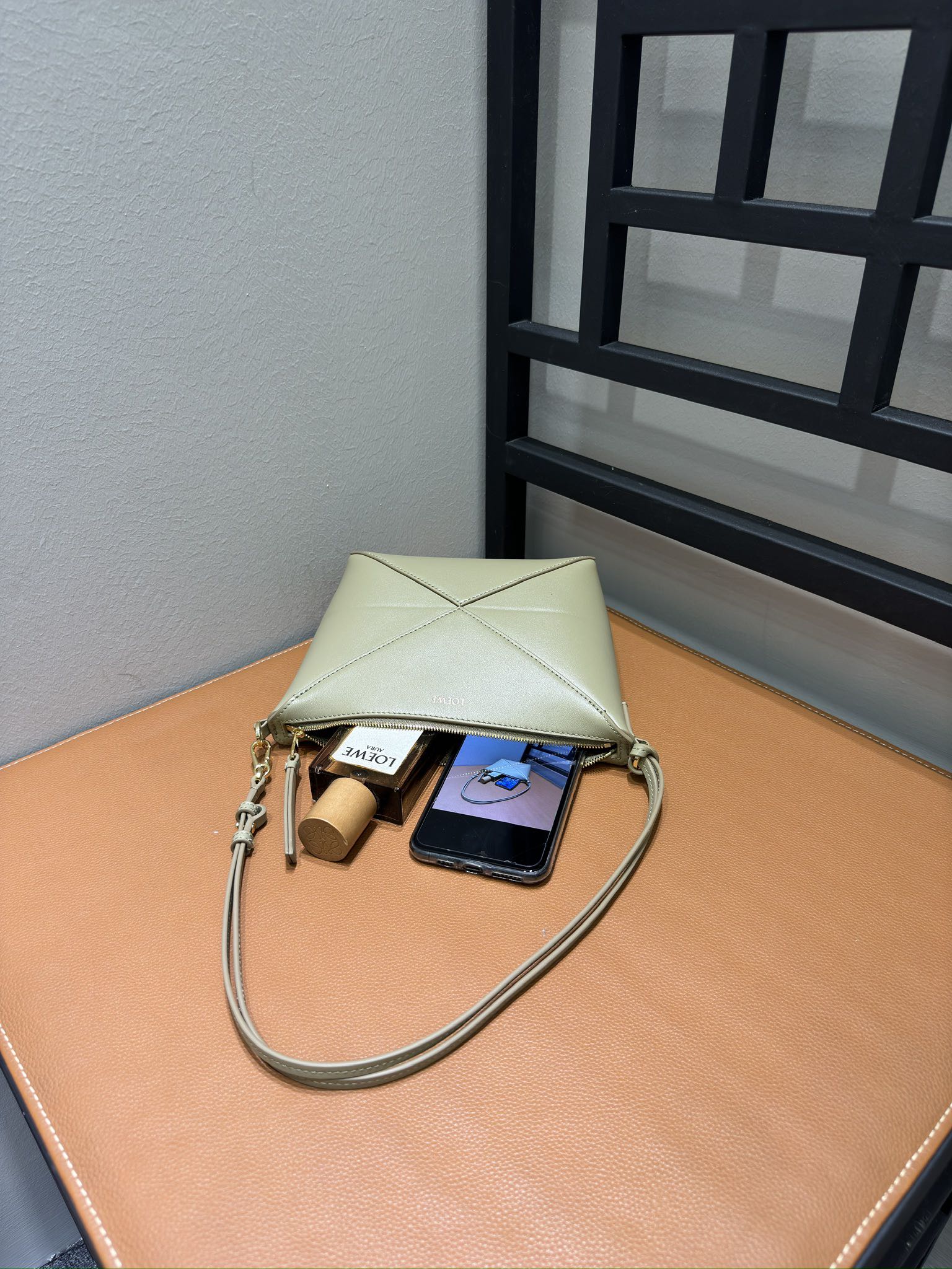 超人気 loewe バッグコピー シンプル 斜め掛けバッグ 柔軟革 レザー 66005 グリーン_8