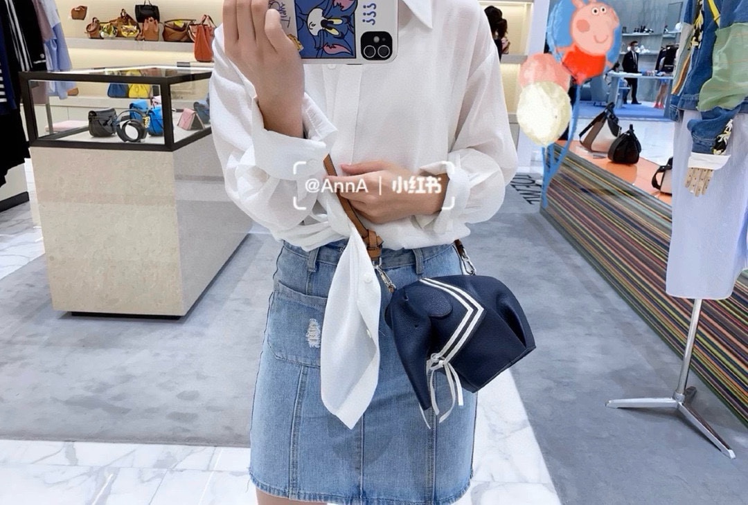高級感溢れる ロエベ ショルダー バッグ ミニコピー 象かたち 牛革 斜め掛けバッグ 可愛い 66010ブルー_2