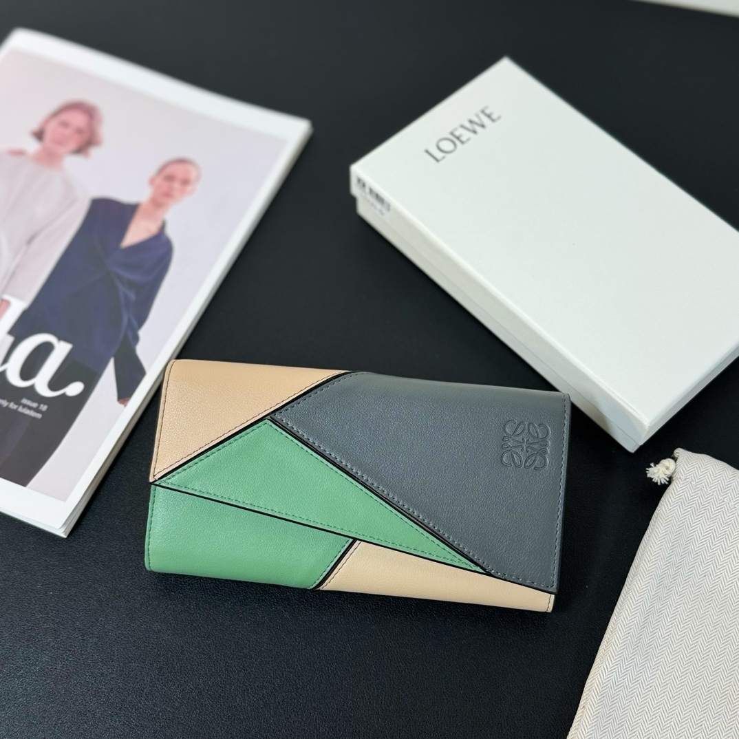 ロエベ財布 お直し偽物 長財布 レザー 牛革 優雅レディ 収納ケース グリーン_1