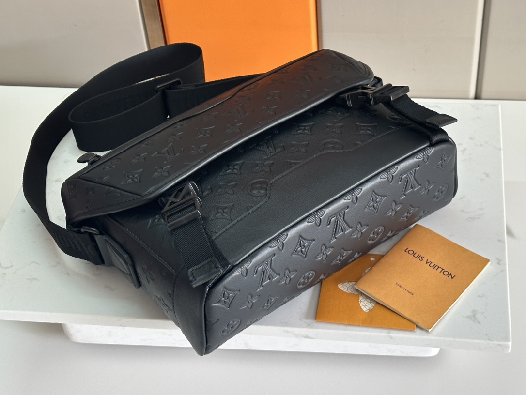 ルイヴィトンバッグ人気順Ｎ級品 斜め掛けバッグ レザー 牛革 M25121 ビジネス 通勤人気 ブラック_8