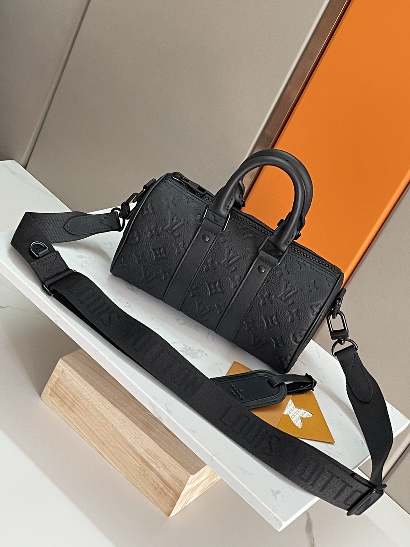 LV 人気新作 ヴィトン バッグ 軽い偽物 斜め掛けバッグ レザー 牛革 ミニバッグ ファッション M20900 ブラック_2
