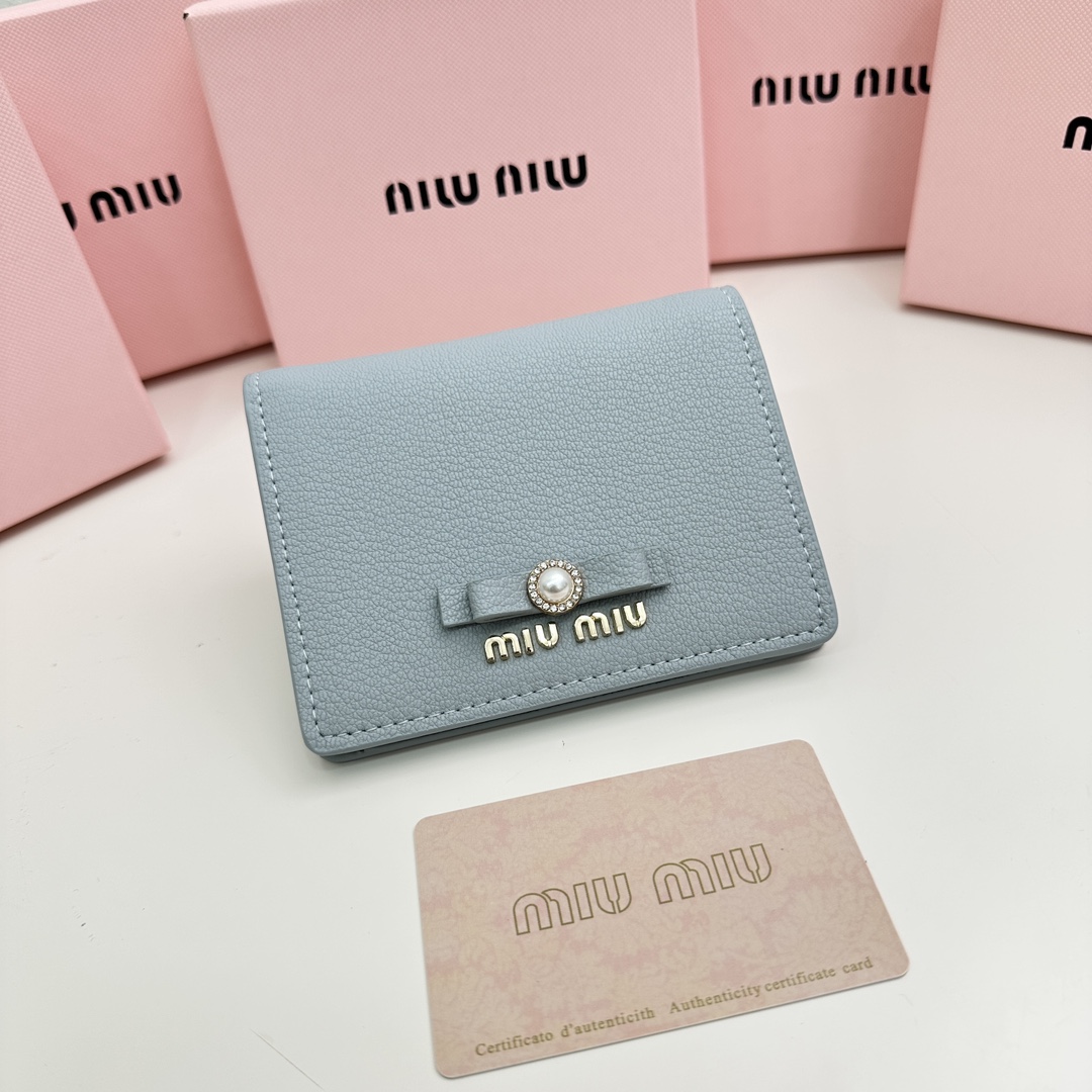 ミュウミュウ財布人気Ｎ級品 レザー 実用性 miumiu 5235 牛革 多機能 二つ折り ブルー_1