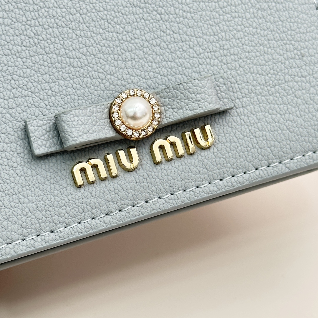 ミュウミュウ財布人気Ｎ級品 レザー 実用性 miumiu 5235 牛革 多機能 二つ折り ブルー_4