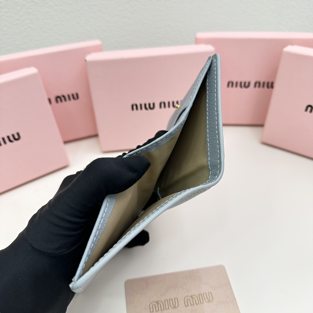 ミュウミュウ財布人気Ｎ級品 レザー 実用性 miumiu 5235 牛革 多機能 二つ折り ブルー_6