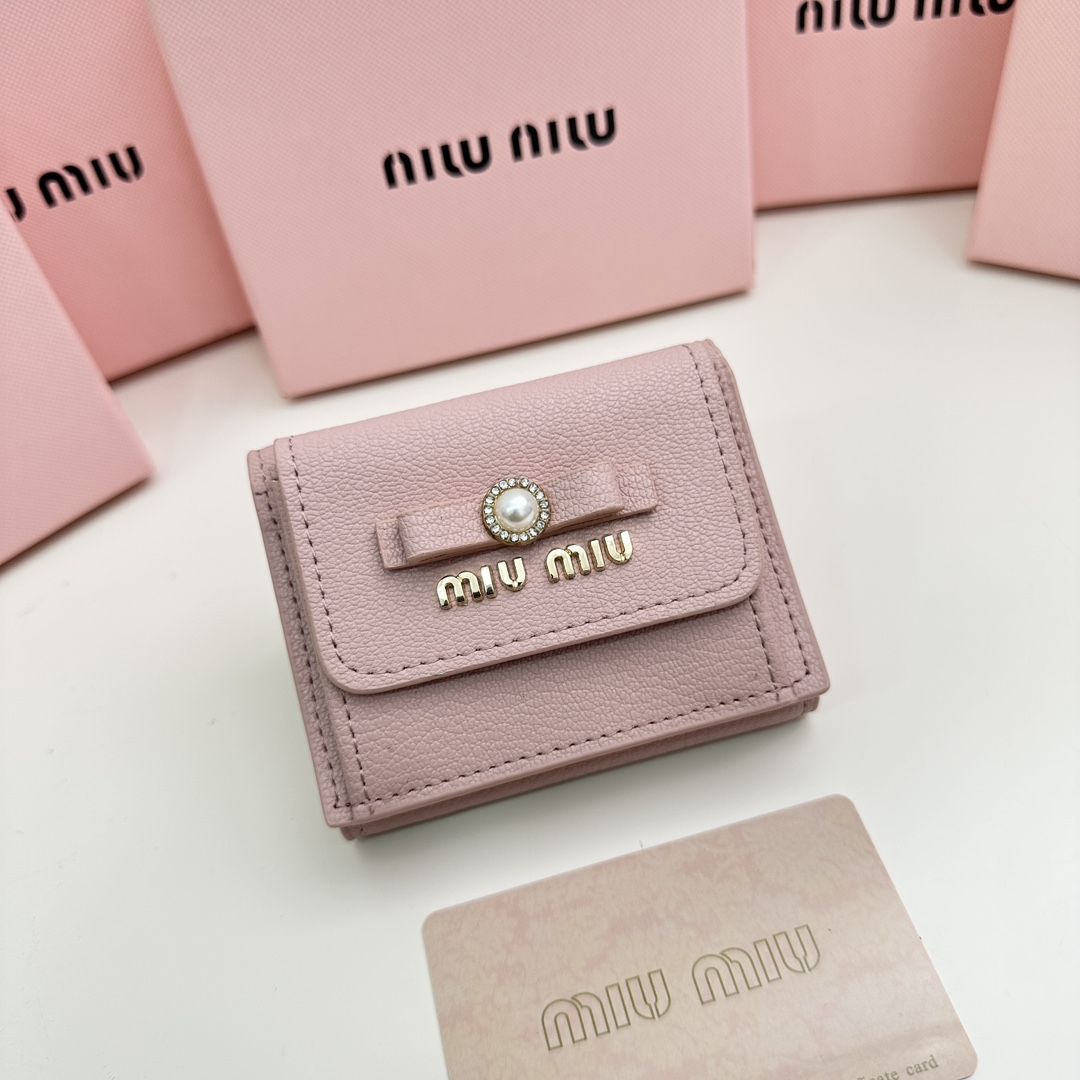 ミュウミュウ財布アウトレットスーパーコピー レザー 精巧な 牛革 三つ折り miumiu 5235 シンプル ピンク_1
