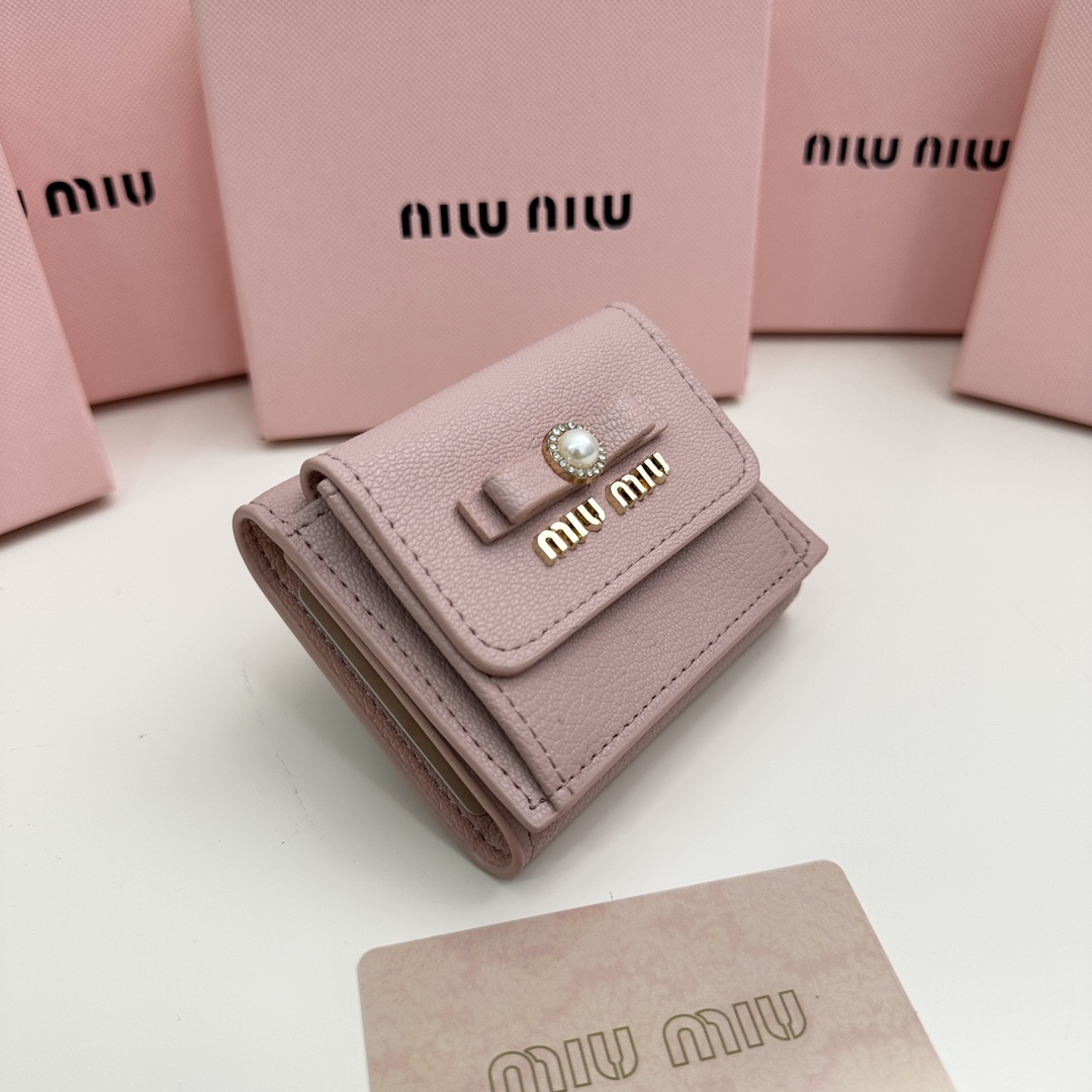 ミュウミュウ財布アウトレットスーパーコピー レザー 精巧な 牛革 三つ折り miumiu 5235 シンプル ピンク_2