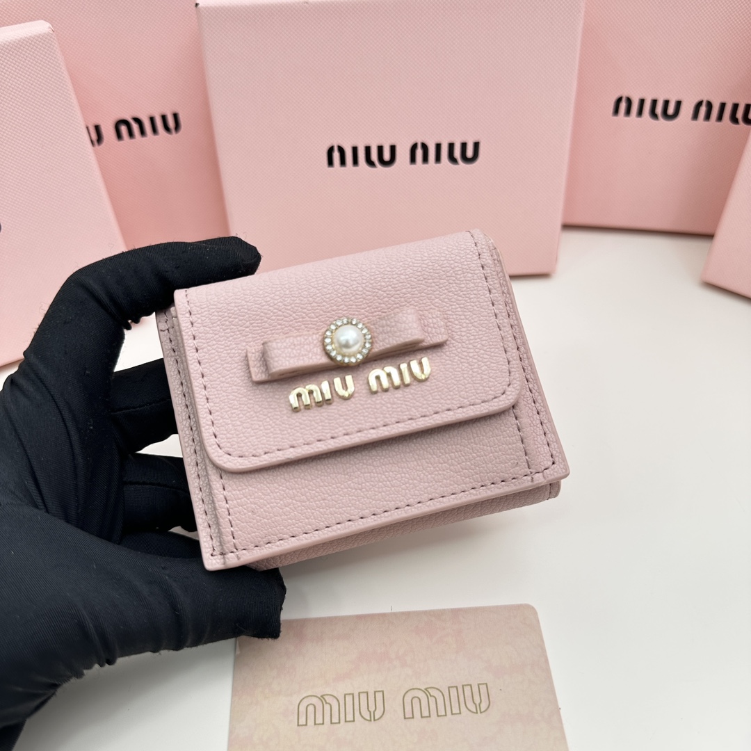 ミュウミュウ財布アウトレットスーパーコピー レザー 精巧な 牛革 三つ折り miumiu 5235 シンプル ピンク_4