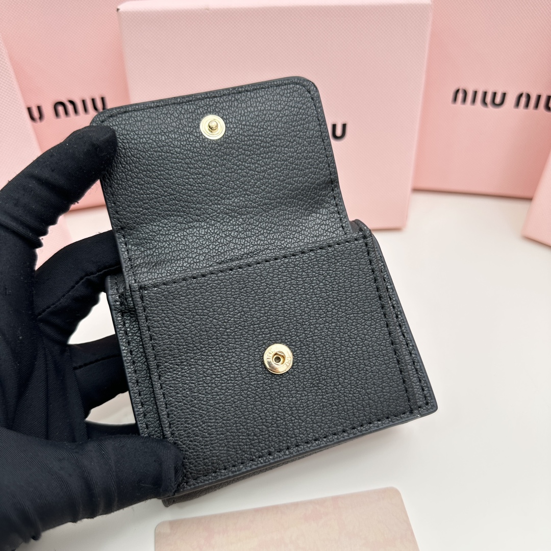 ミュウミュウ財布 安い激安通販 レザー 精巧な 牛革 三つ折り miumiu 5235  シンプル ブラック_5