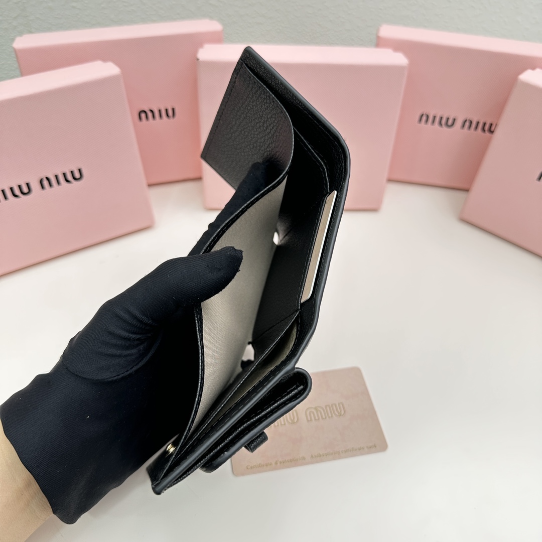 ミュウミュウ財布 安い激安通販 レザー 精巧な 牛革 三つ折り miumiu 5235  シンプル ブラック_7