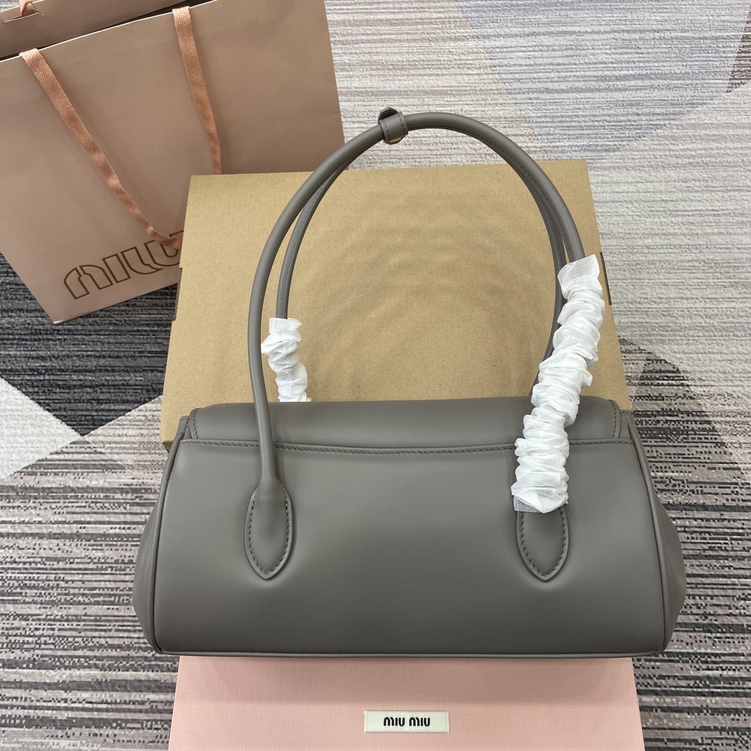 魅力的な miumiu カバンコピー ハンドバッグ 優雅レディ レザー 牛革 5BD265 グレー_2