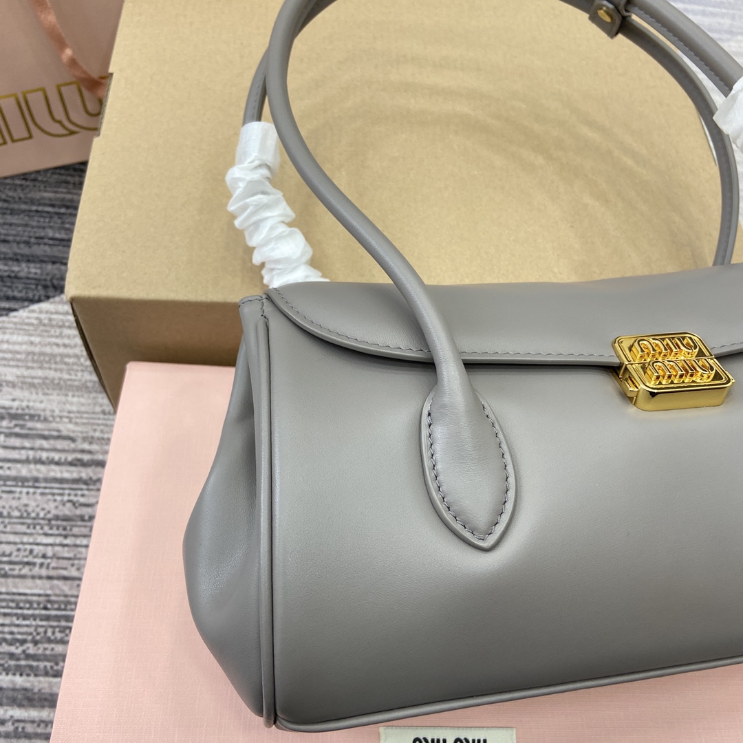 魅力的な miumiu カバンコピー ハンドバッグ 優雅レディ レザー 牛革 5BD265 グレー_7
