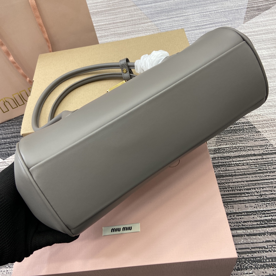 魅力的な miumiu カバンコピー ハンドバッグ 優雅レディ レザー 牛革 5BD265 グレー_8