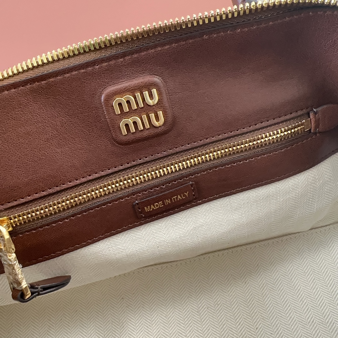 上質商品 miumiu ミニ バッグコピー ハンドバッグ 優雅レディ レザー 牛革 シンプル 5BB169 ブラウン_7