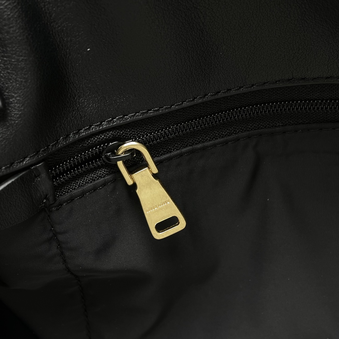 ミュウ ミュウ ミニ バッグ偽物 ハンドバッグ 牛革 Hobo シンプル 人気品 レザー 大容量 5BC119 ブラック_8