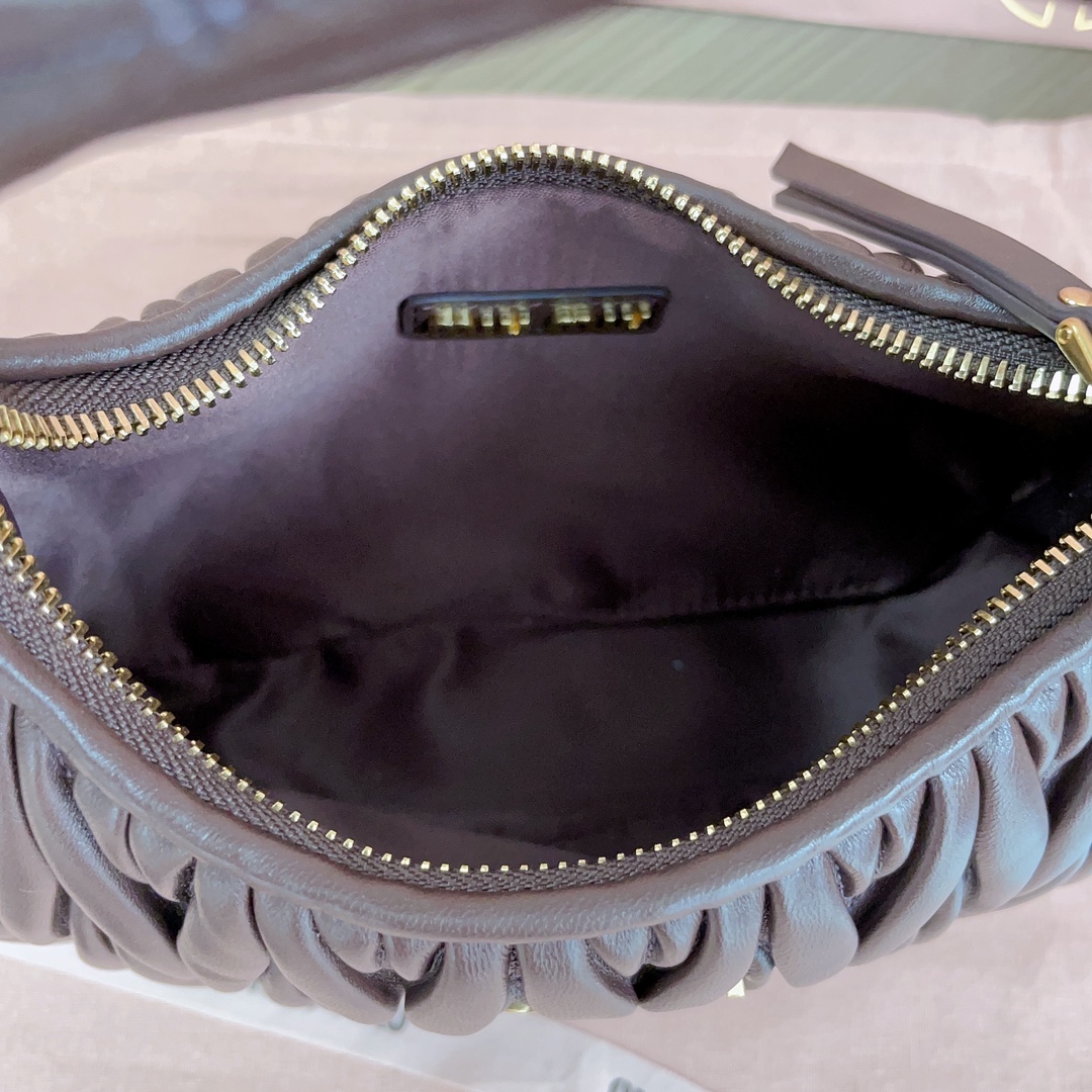 miumiu ナッパ クリスタル偽物 ハンドバッグ 牛革 レザー 優雅 可愛い 5BC125 ブラック_7