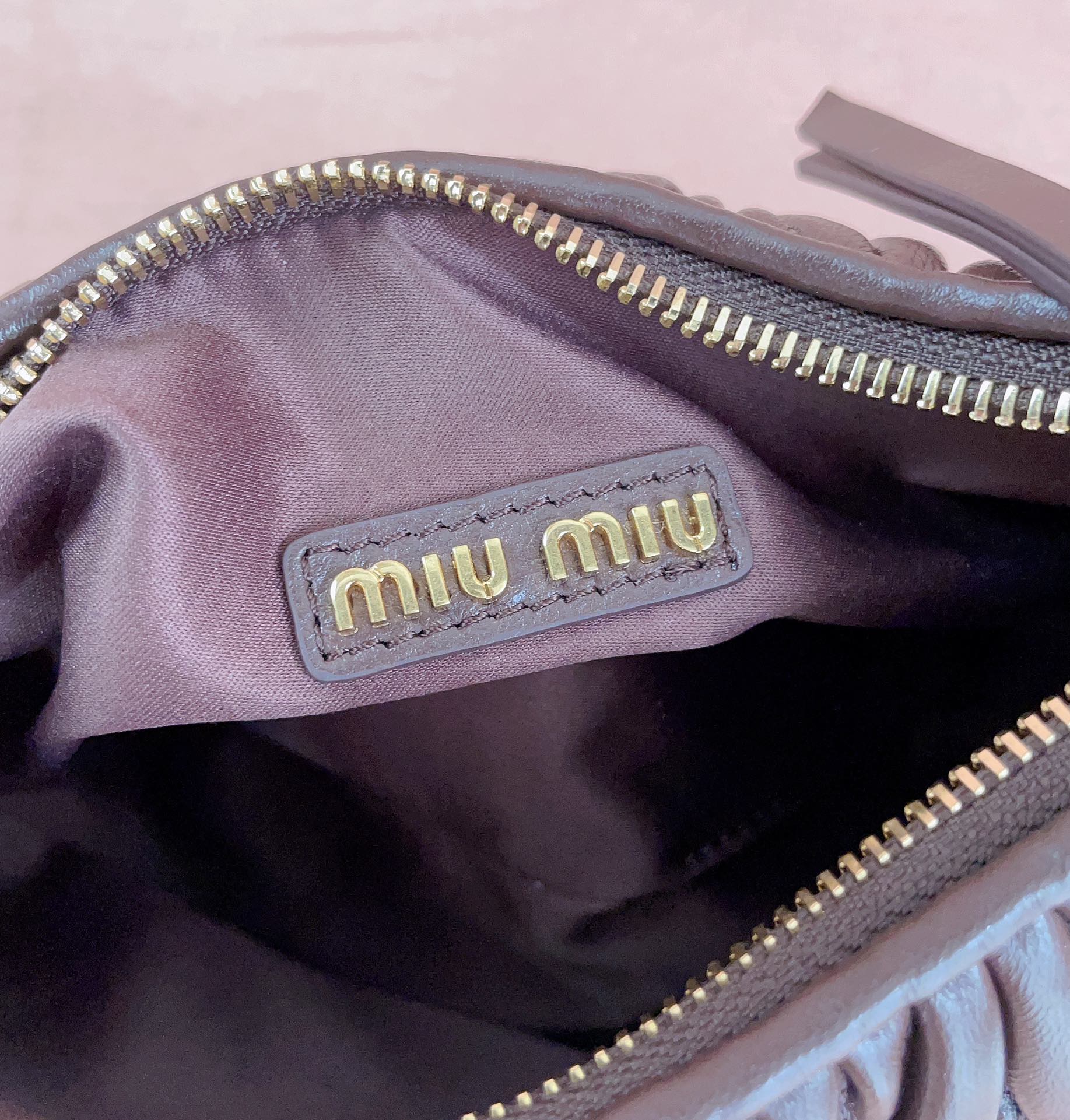 miumiu ナッパ クリスタル偽物 ハンドバッグ 牛革 レザー 優雅 可愛い 5BC125 ブラック_8