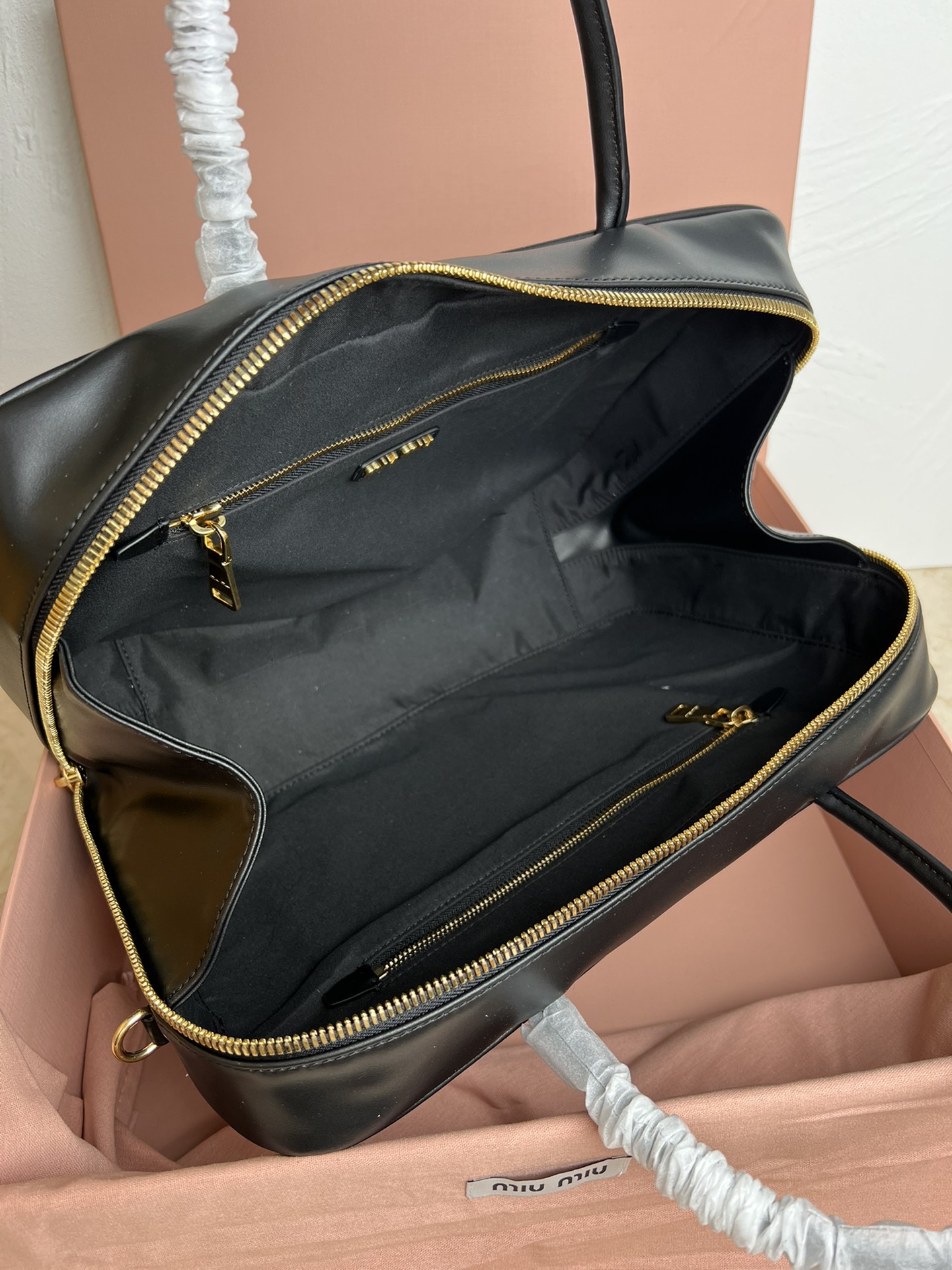 miumiu の バックコピー シンプル 斜め掛け ハンドバッグ 柔らかい 5BB117 ブラック_7