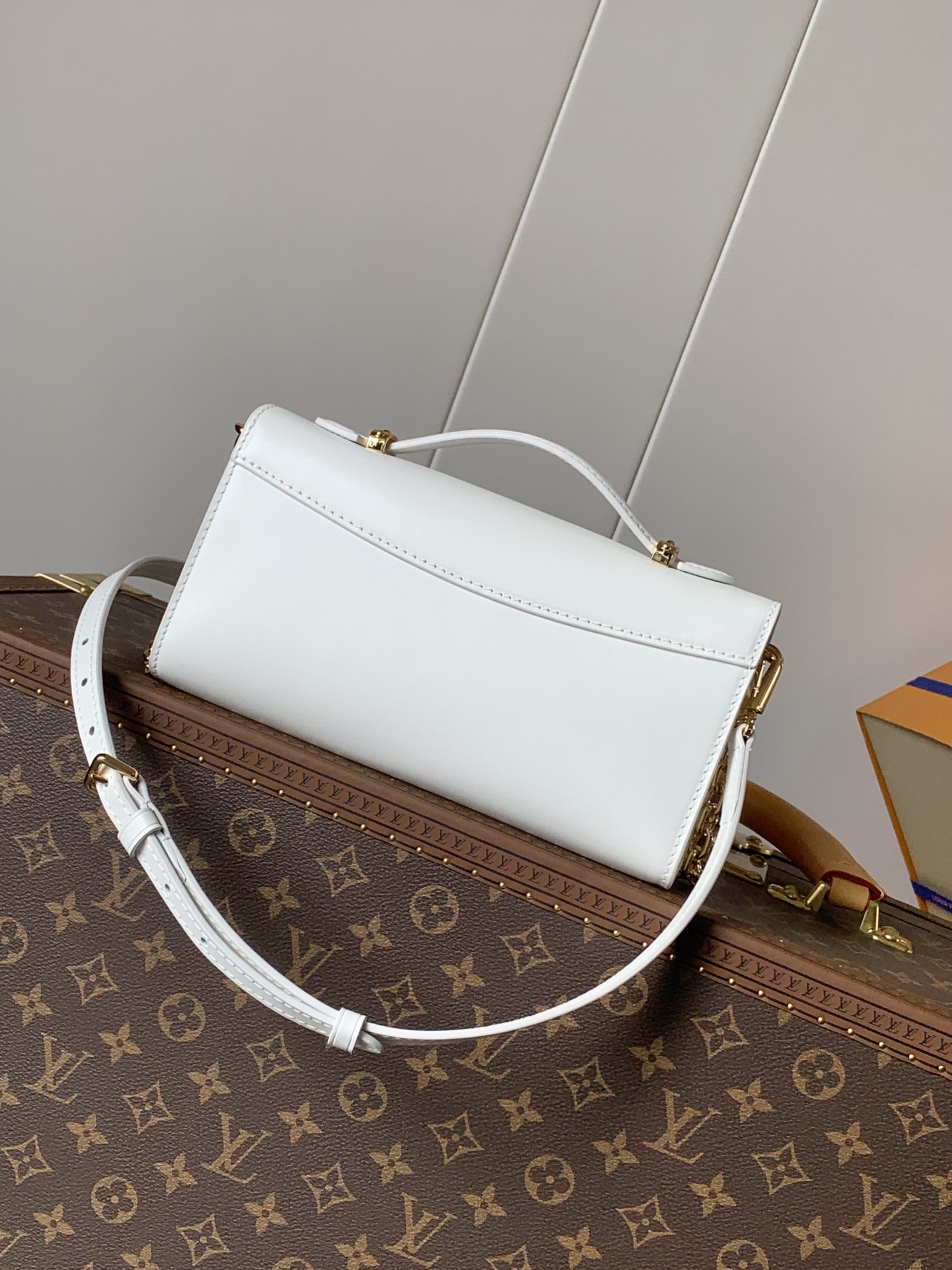 LV 数量限定ルイヴィトン バッグ臭いＮ級品 シンプル 優雅 レザー 斜め掛け 牛革 M12265 ホワイト_2