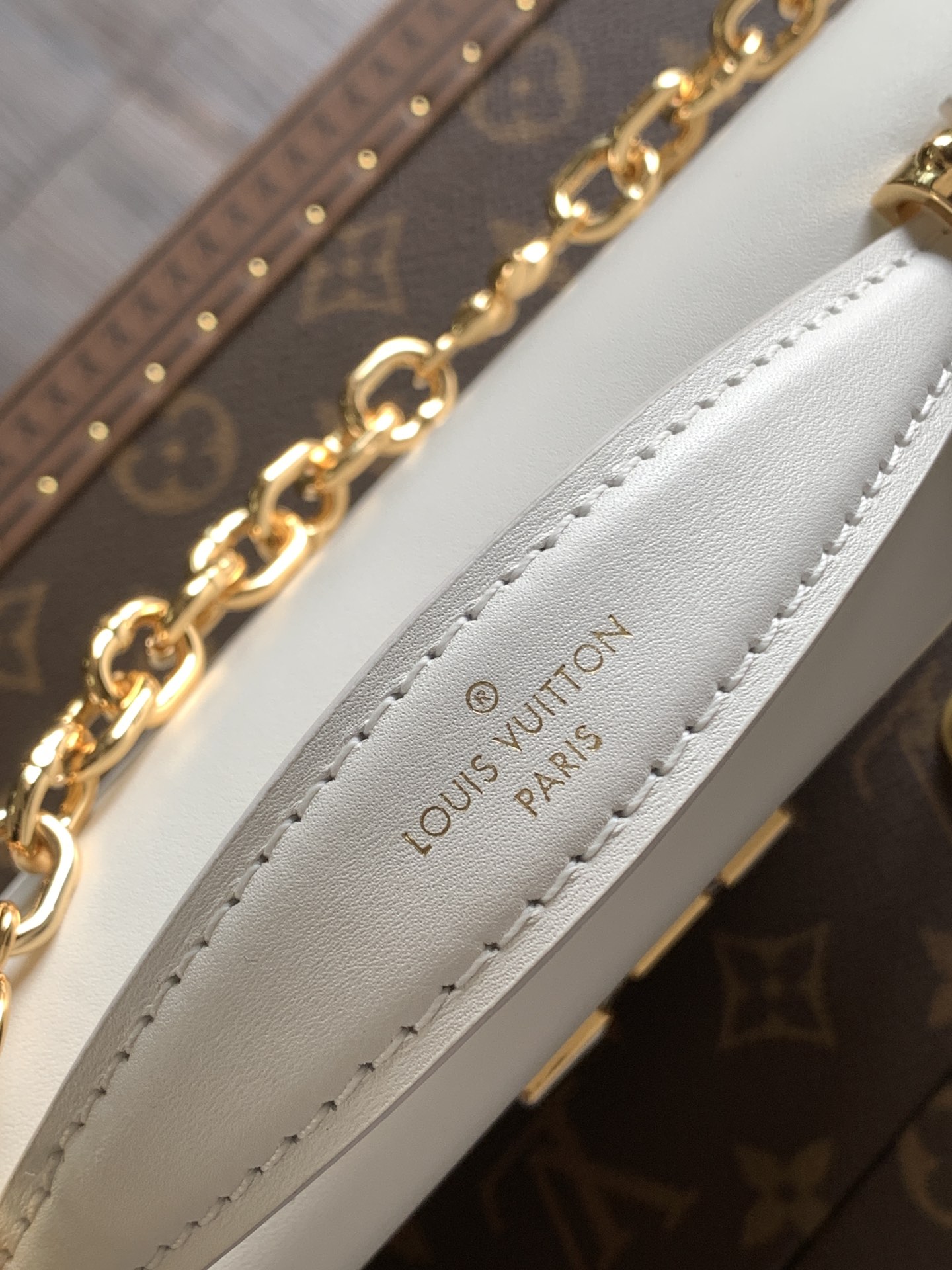 LV 数量限定ルイヴィトン バッグ臭いＮ級品 シンプル 優雅 レザー 斜め掛け 牛革 M12265 ホワイト_5