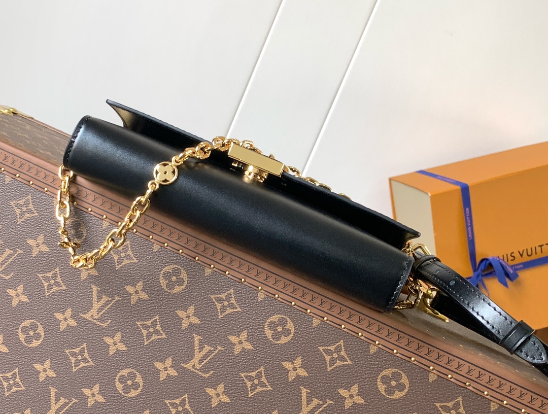 LV ルイヴィトン 黒カバン激安通販 シンプル 優雅 レザー 斜め掛け 牛革 M12143 ブラック_3