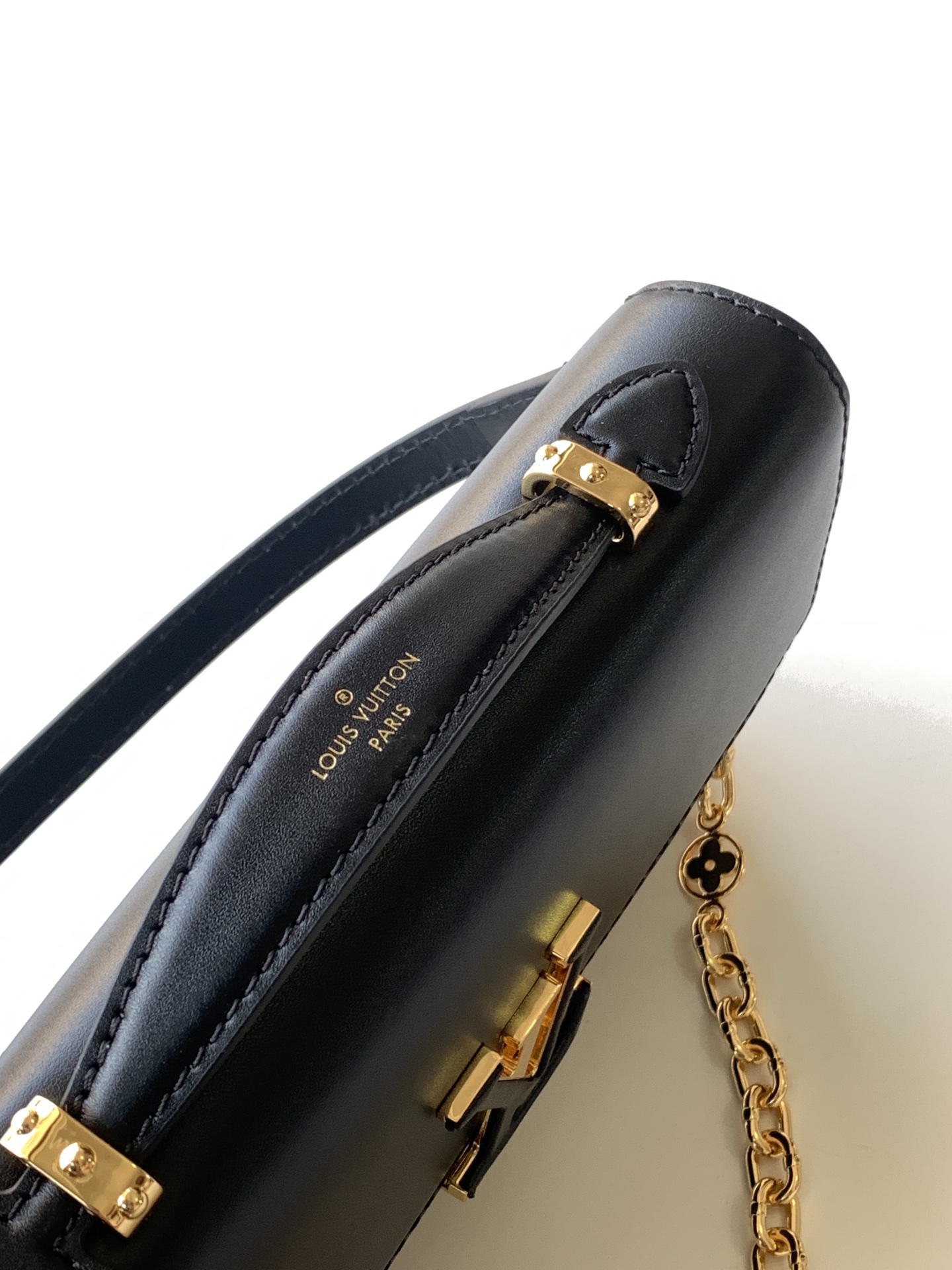 LV ルイヴィトン 黒カバン激安通販 シンプル 優雅 レザー 斜め掛け 牛革 M12143 ブラック_5